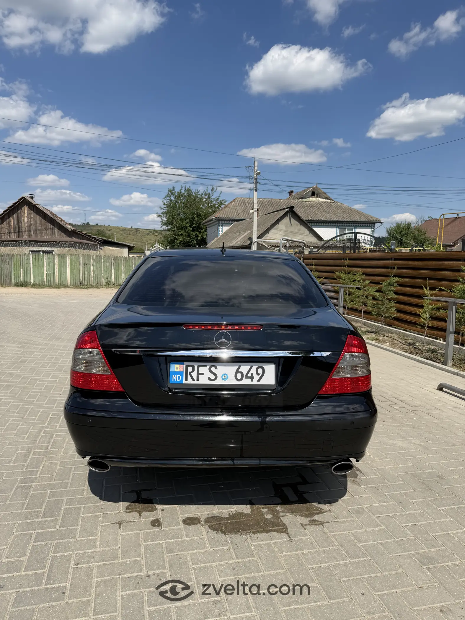 Car photo 2