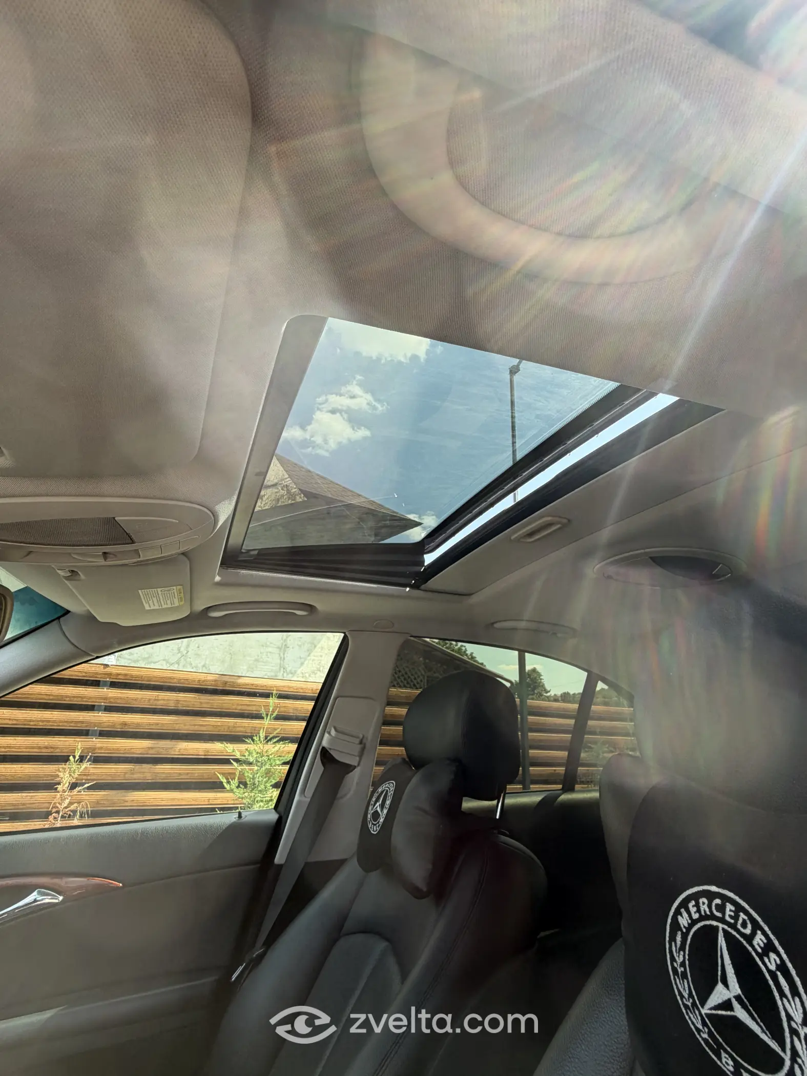 Car photo 10