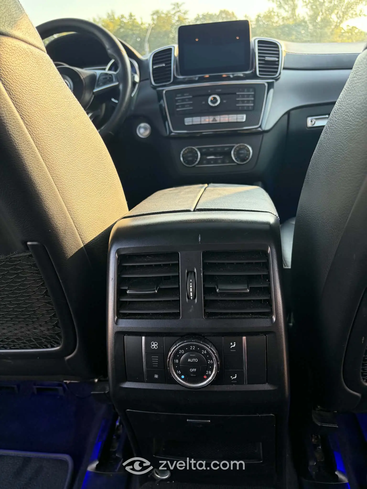 Car photo 11