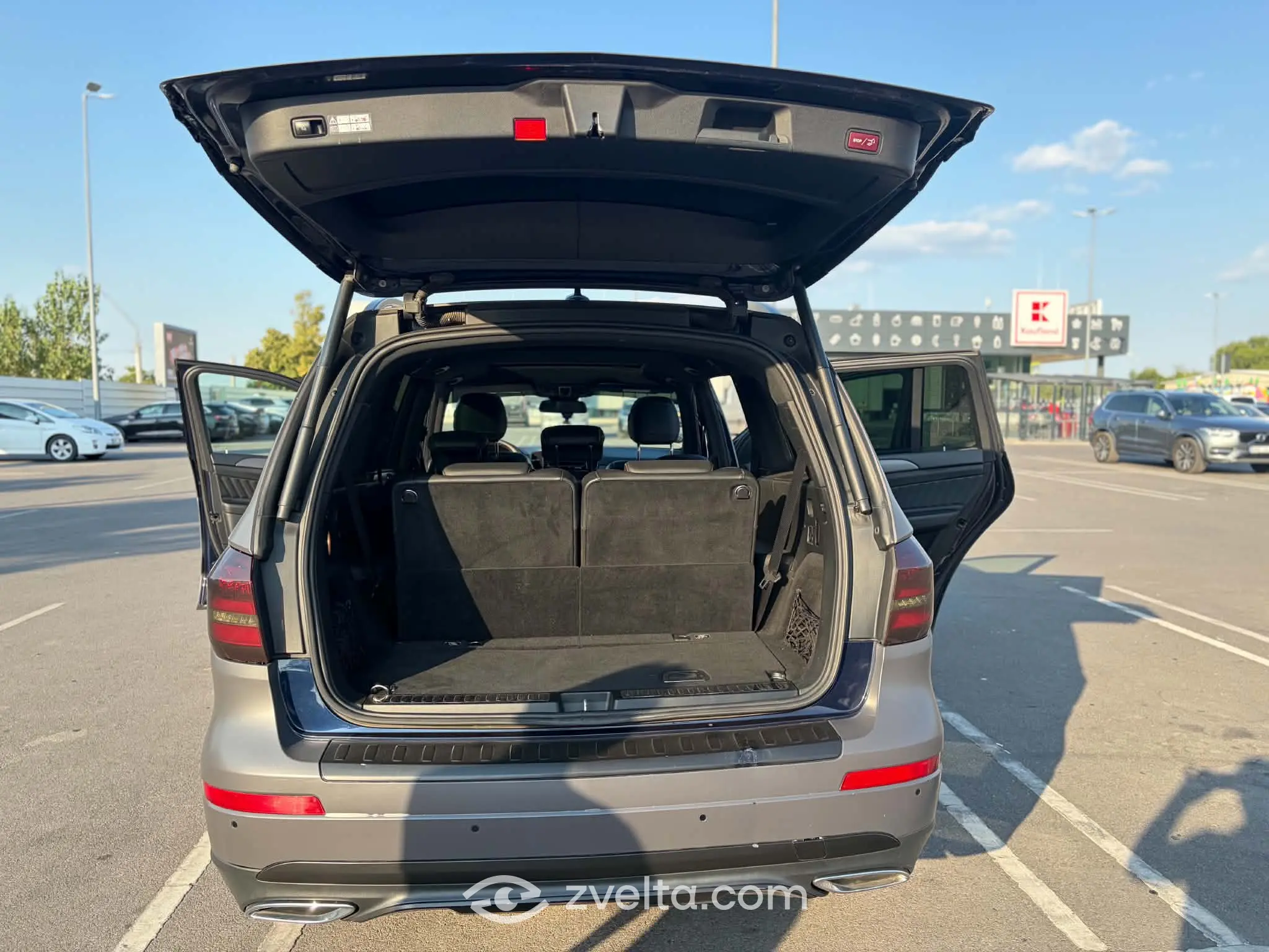 Car photo 7