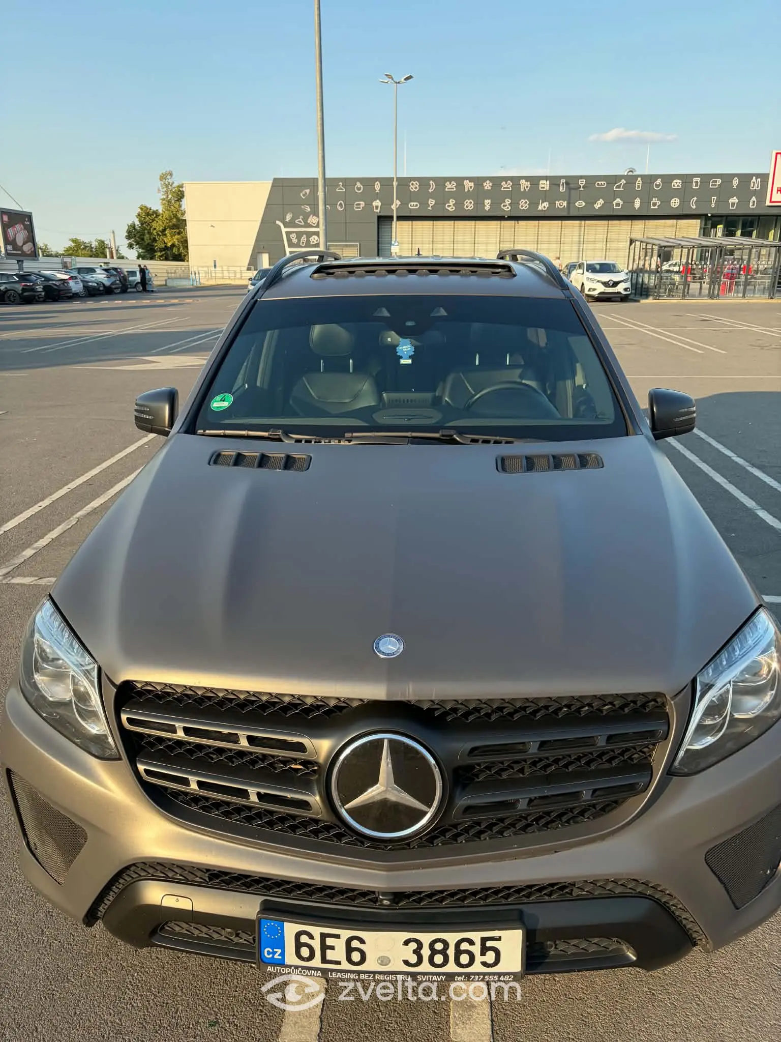 Car photo 8