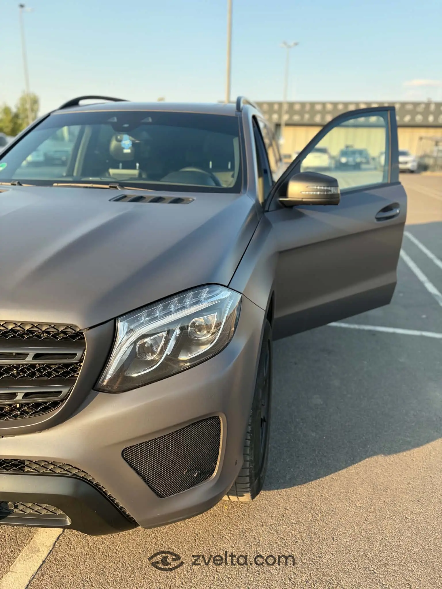 Car photo 4