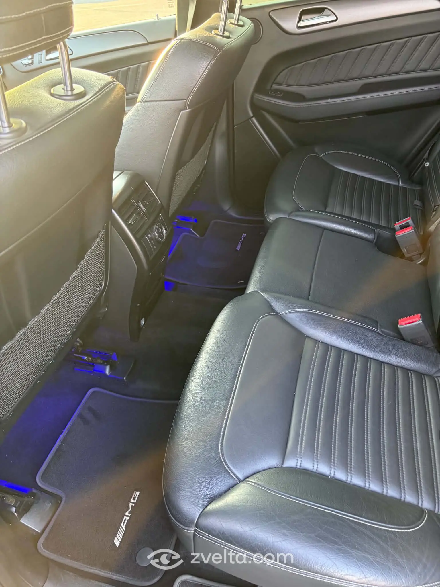 Car photo 15