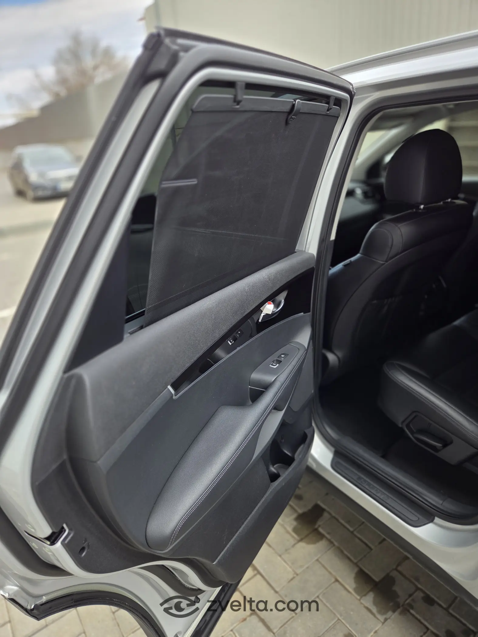 Car photo 15