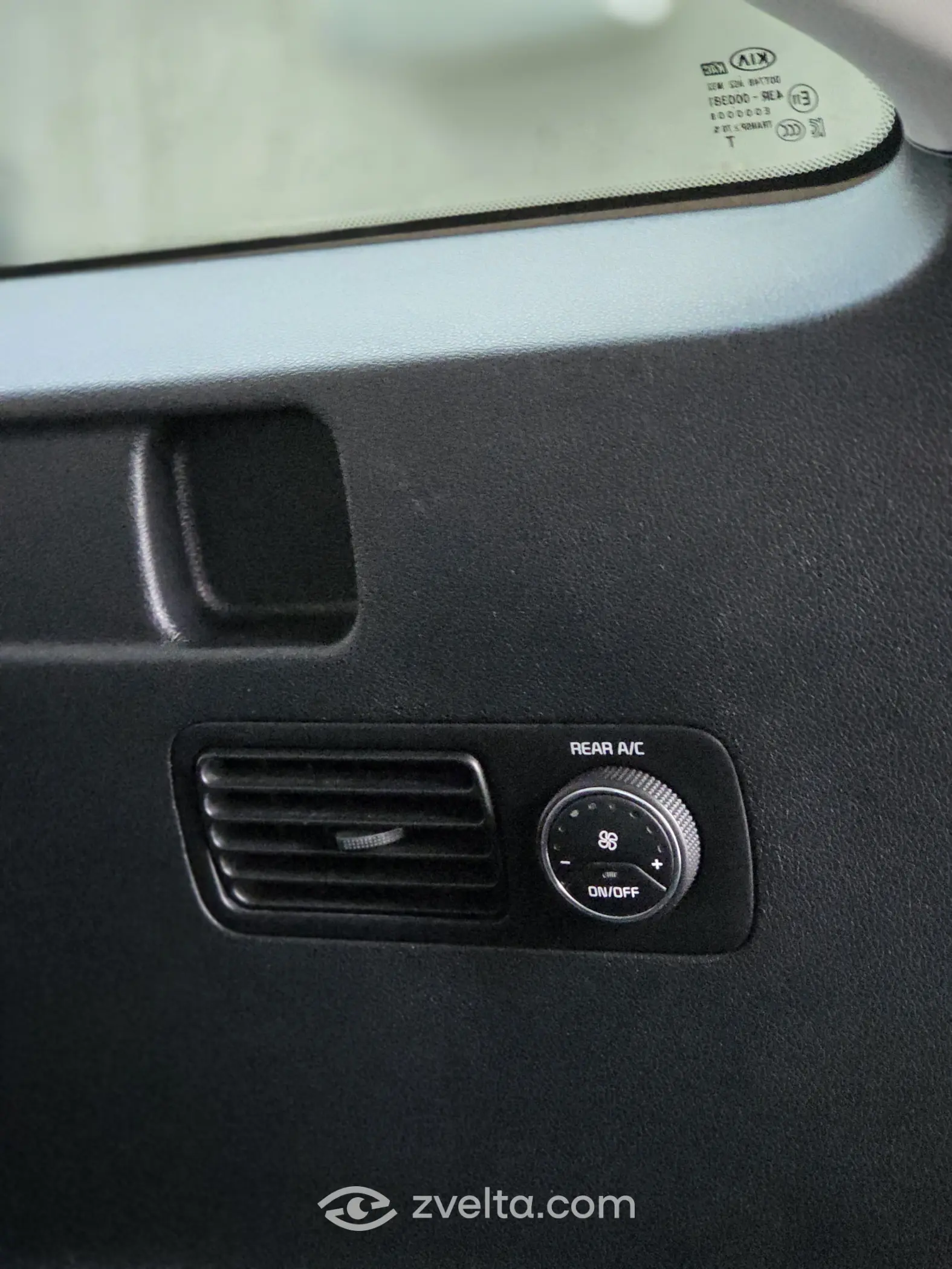 Car photo 11