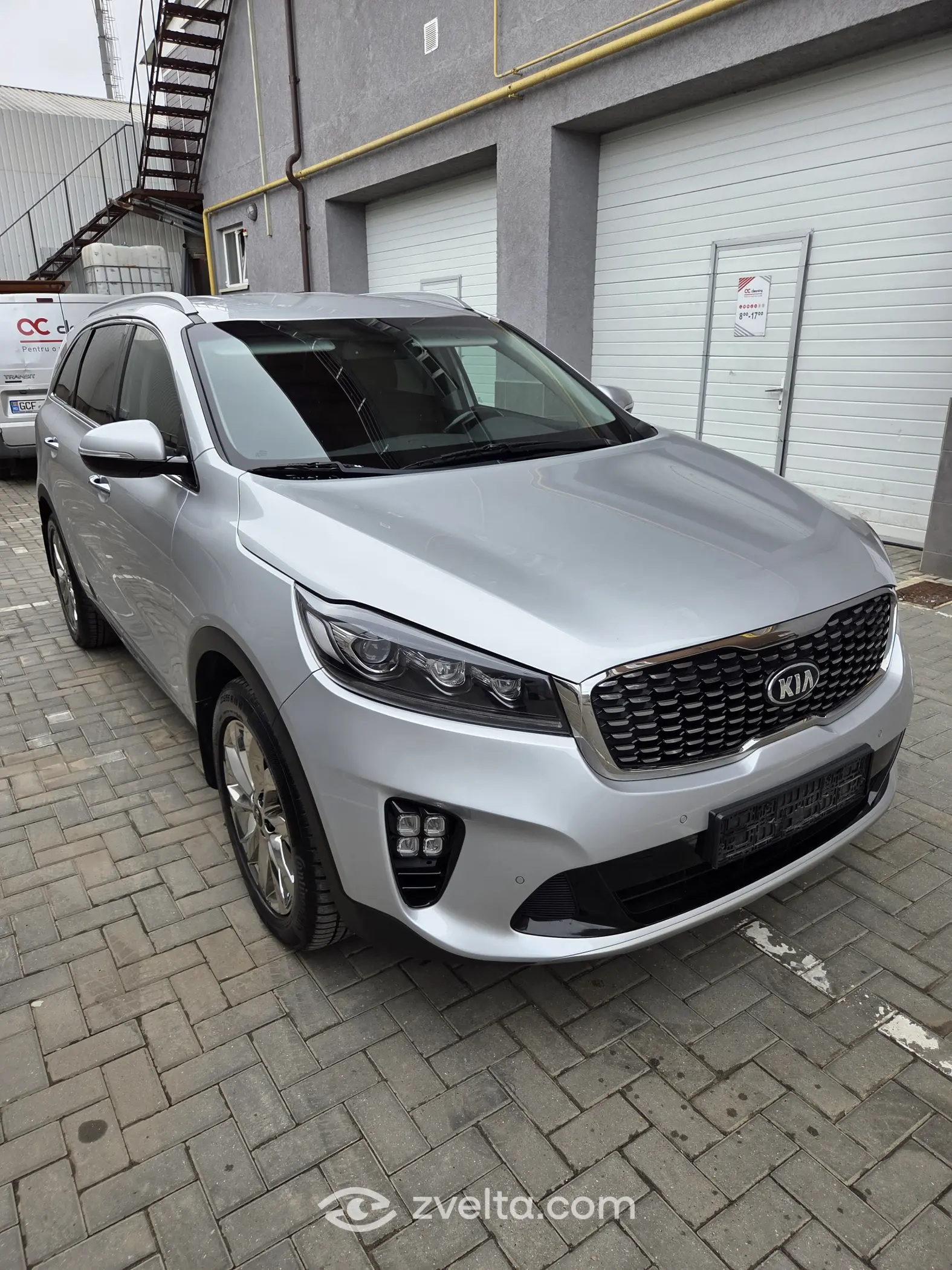 Car photo 16