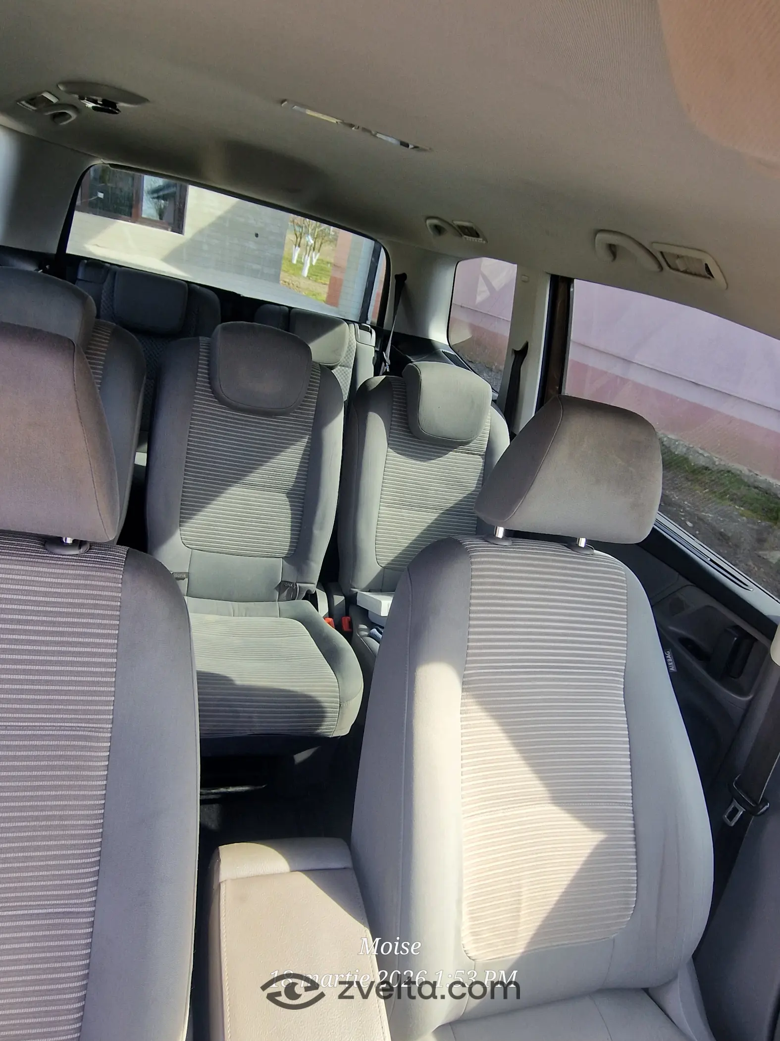 Car photo 4