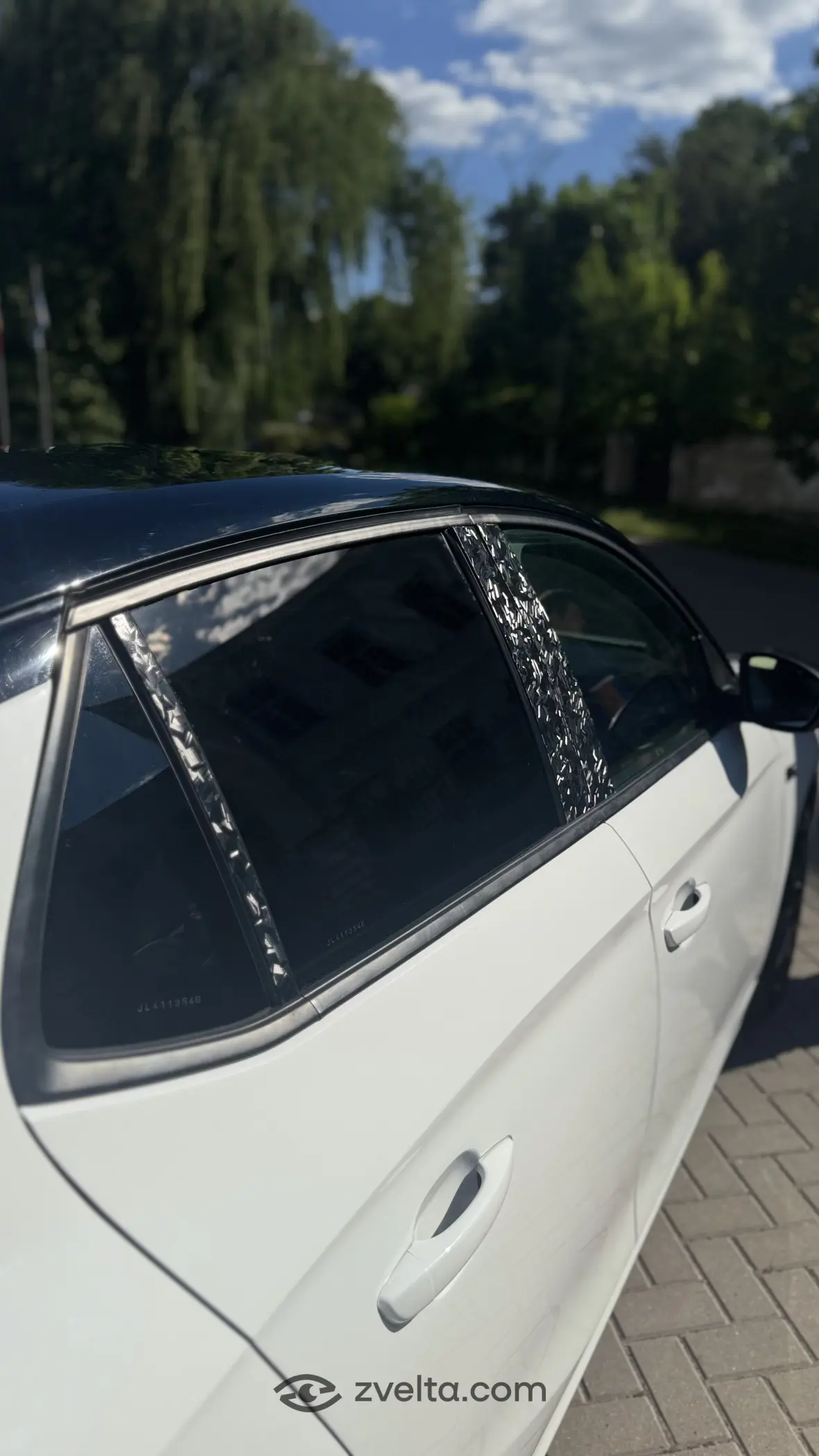 Car photo 6
