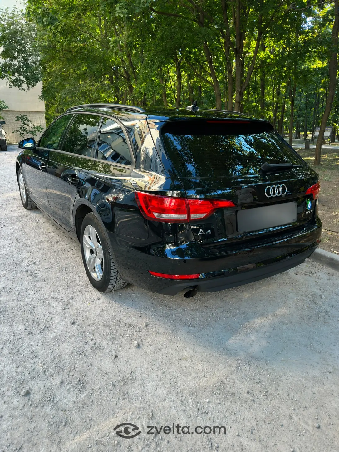 Car photo 6