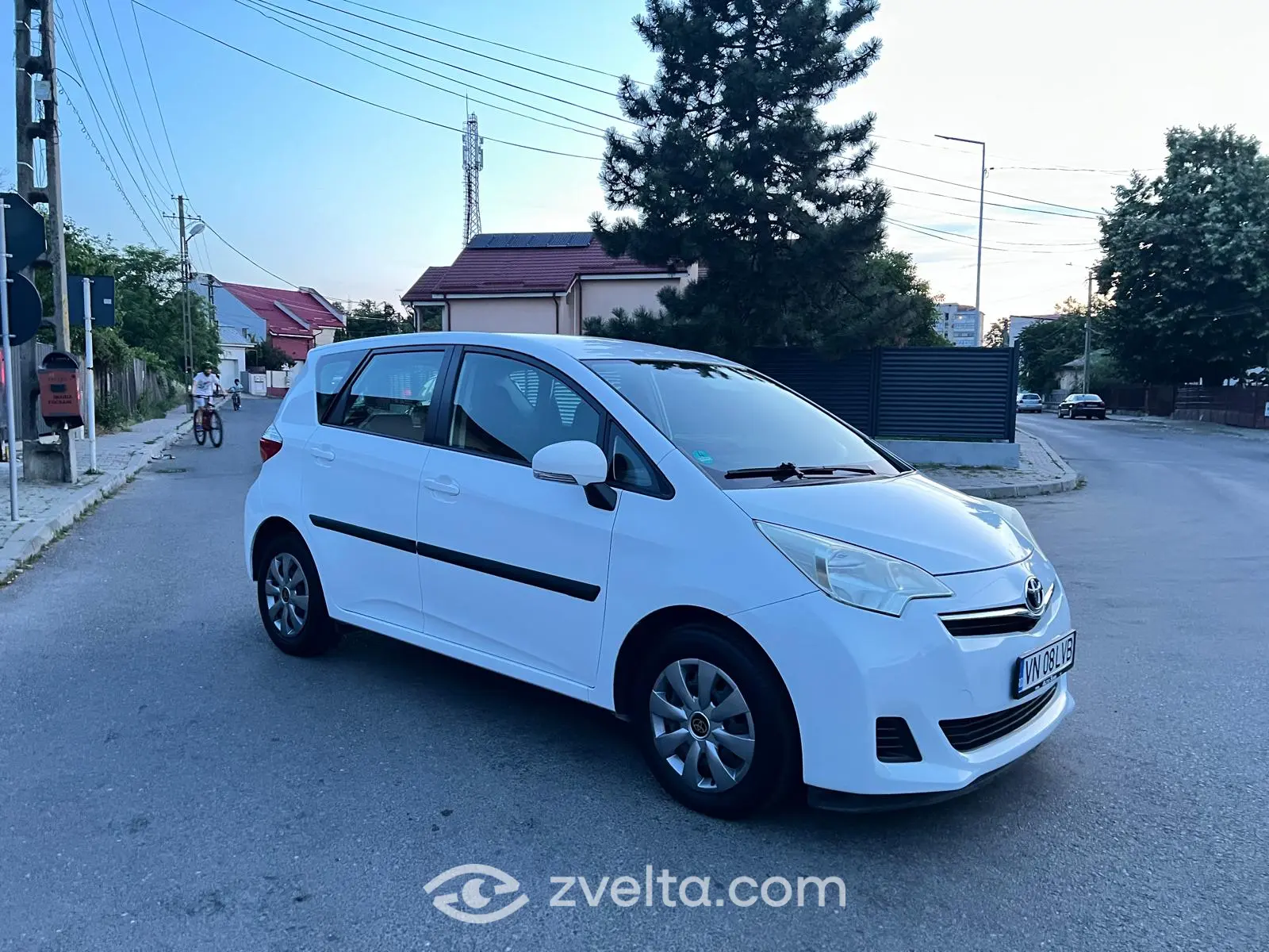 Car photo 1