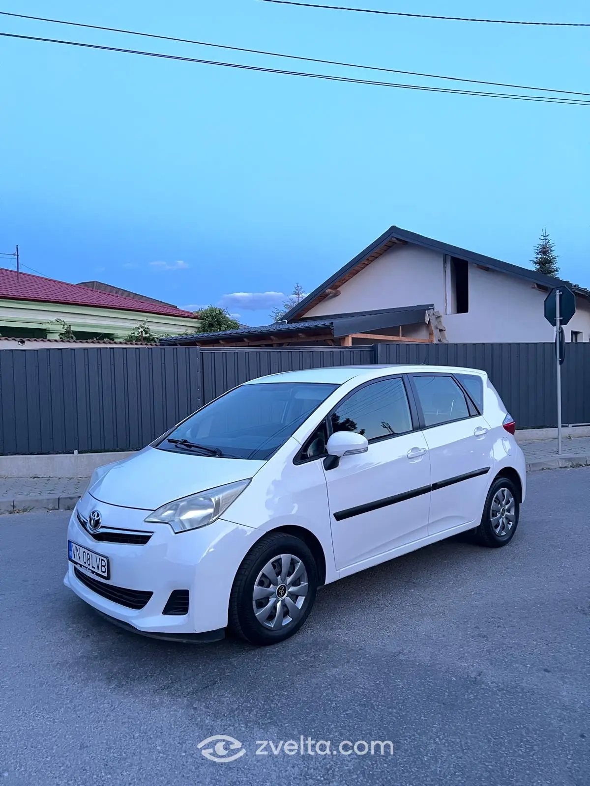 Car photo 7