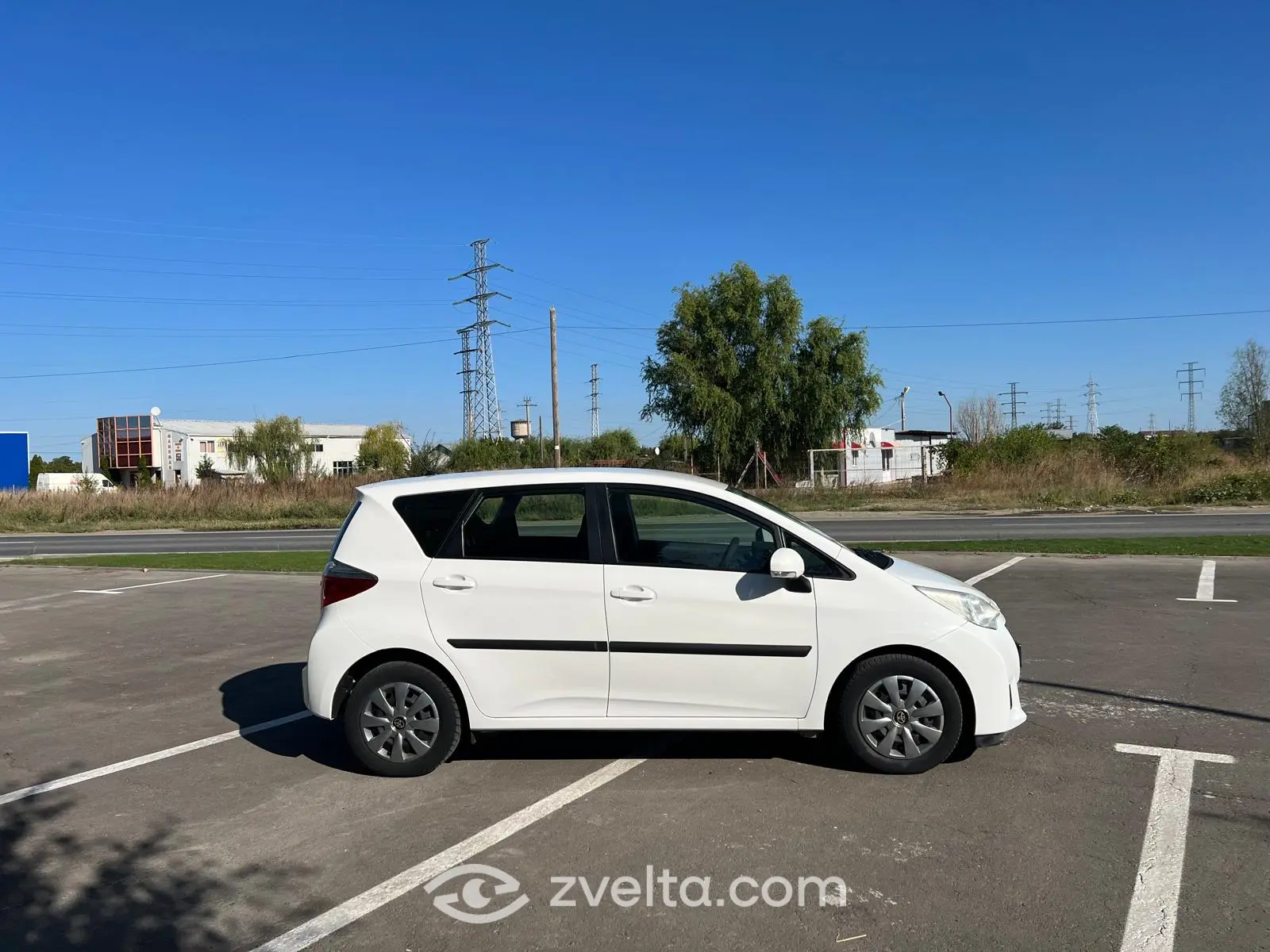 Car photo 11