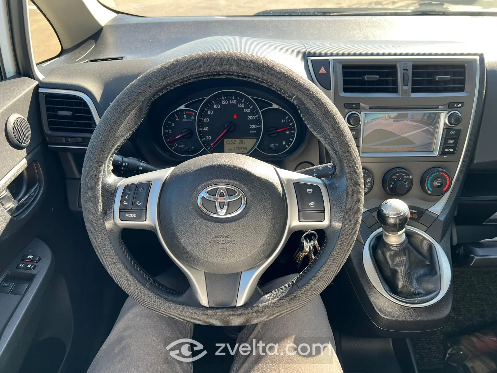Car photo 20