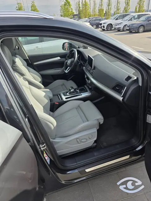 Vînd Audi Q5 într-o Stare Foarte Bună Nr. 068517922 Vînd Audi Q5 într-o Stare Foarte Bună Nr. 068517922