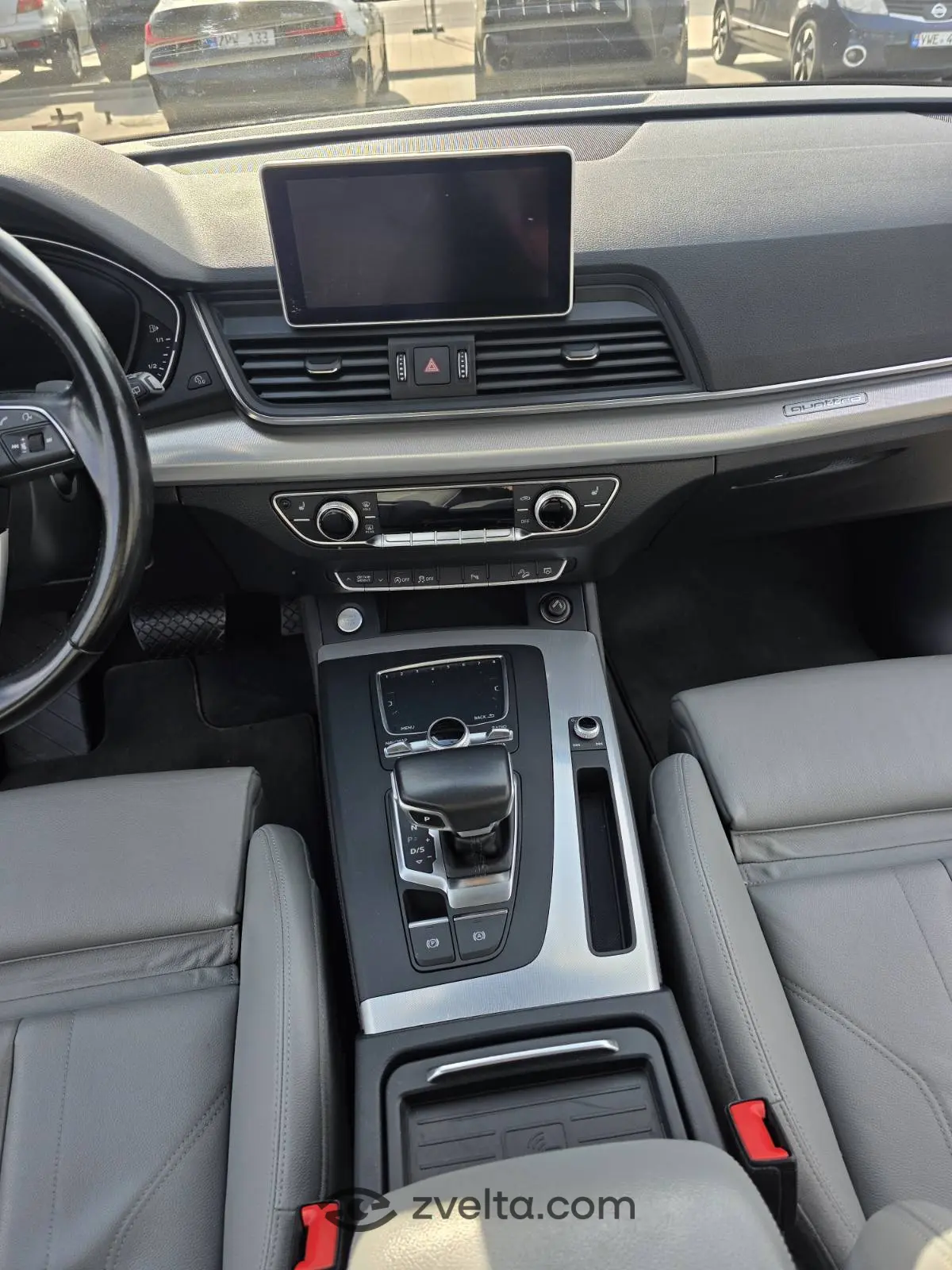 Car photo 8