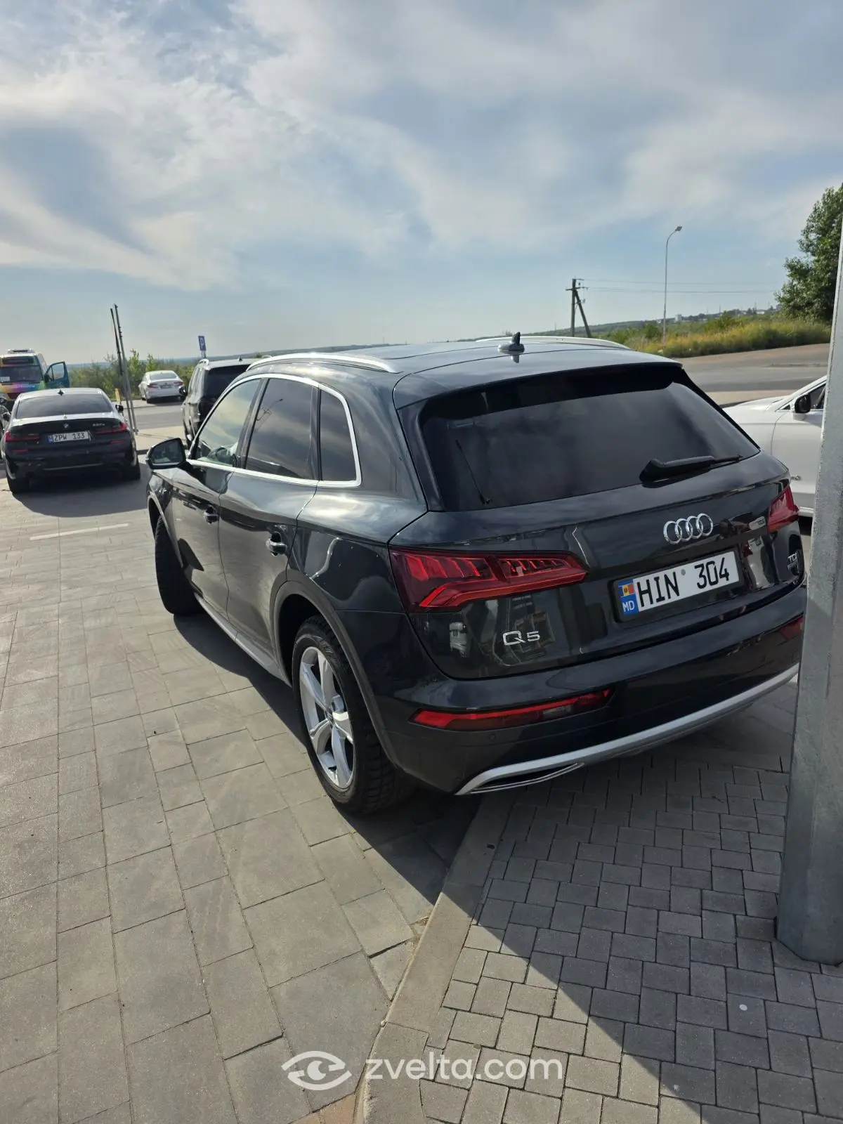 Car photo 6