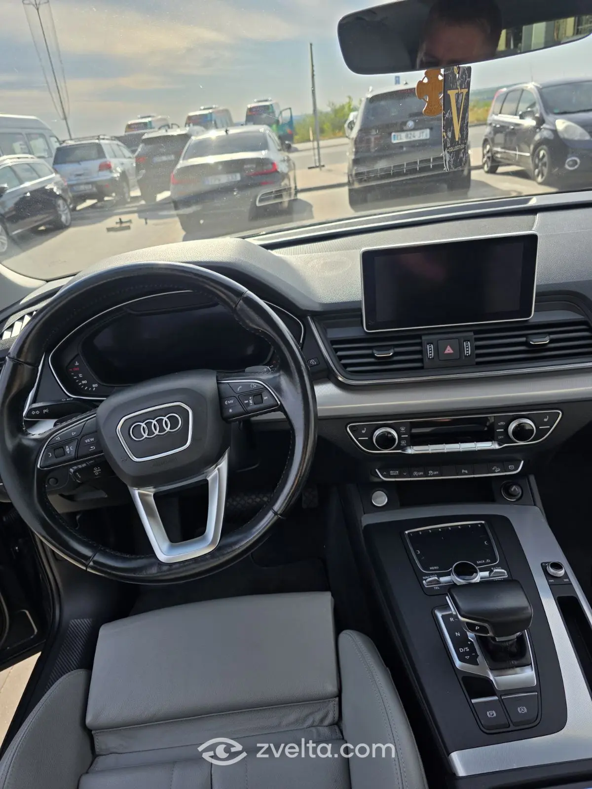 Car photo 9