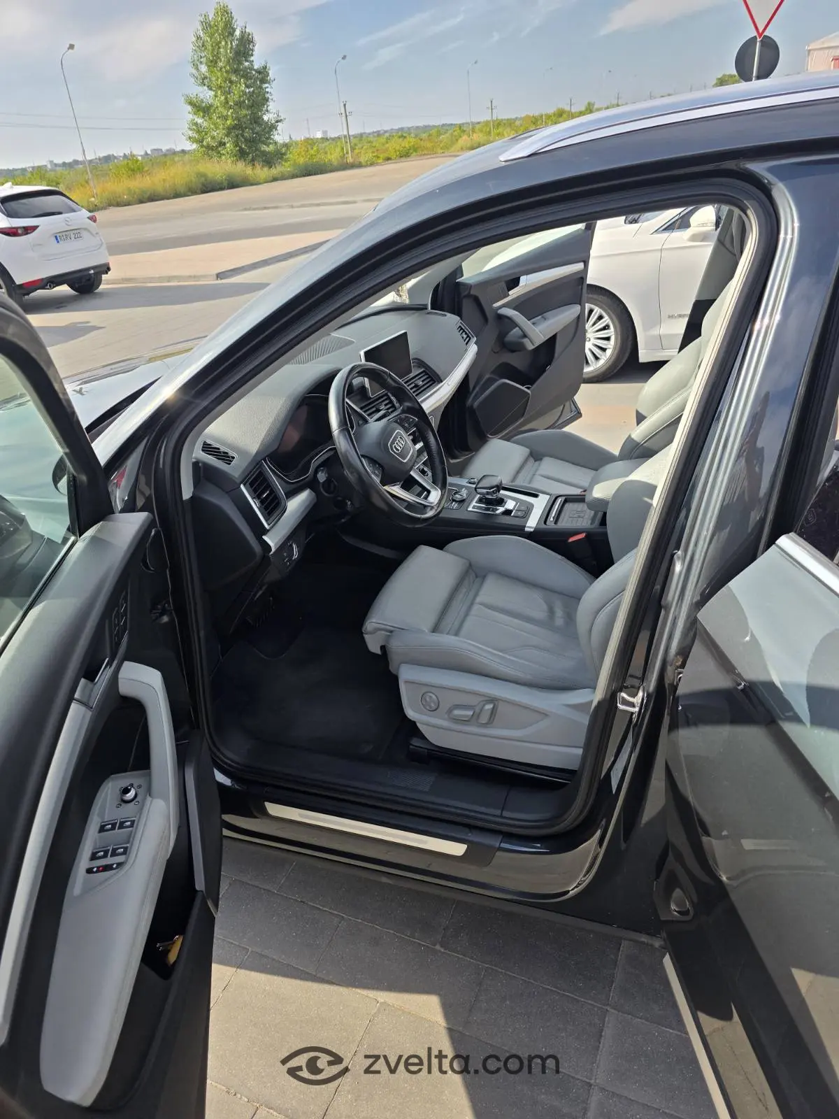 Car photo 1