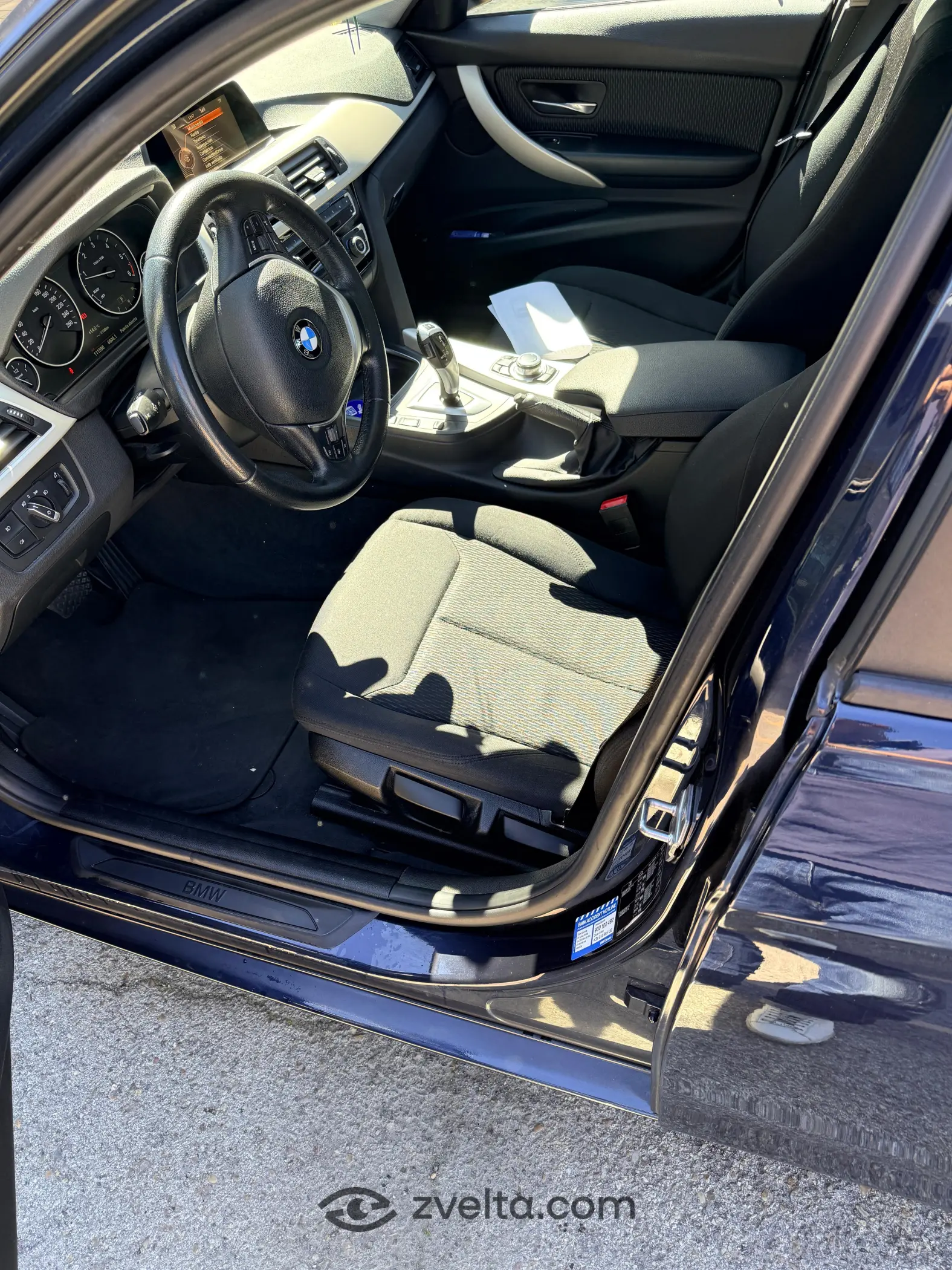 Car photo 9