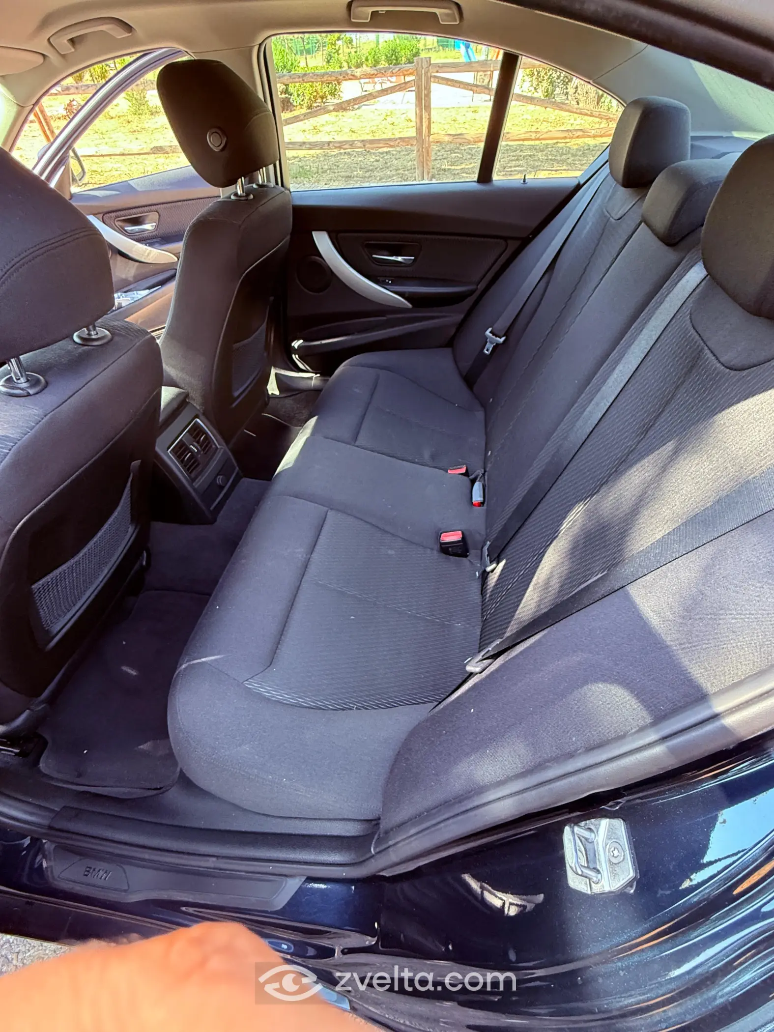 Car photo 11