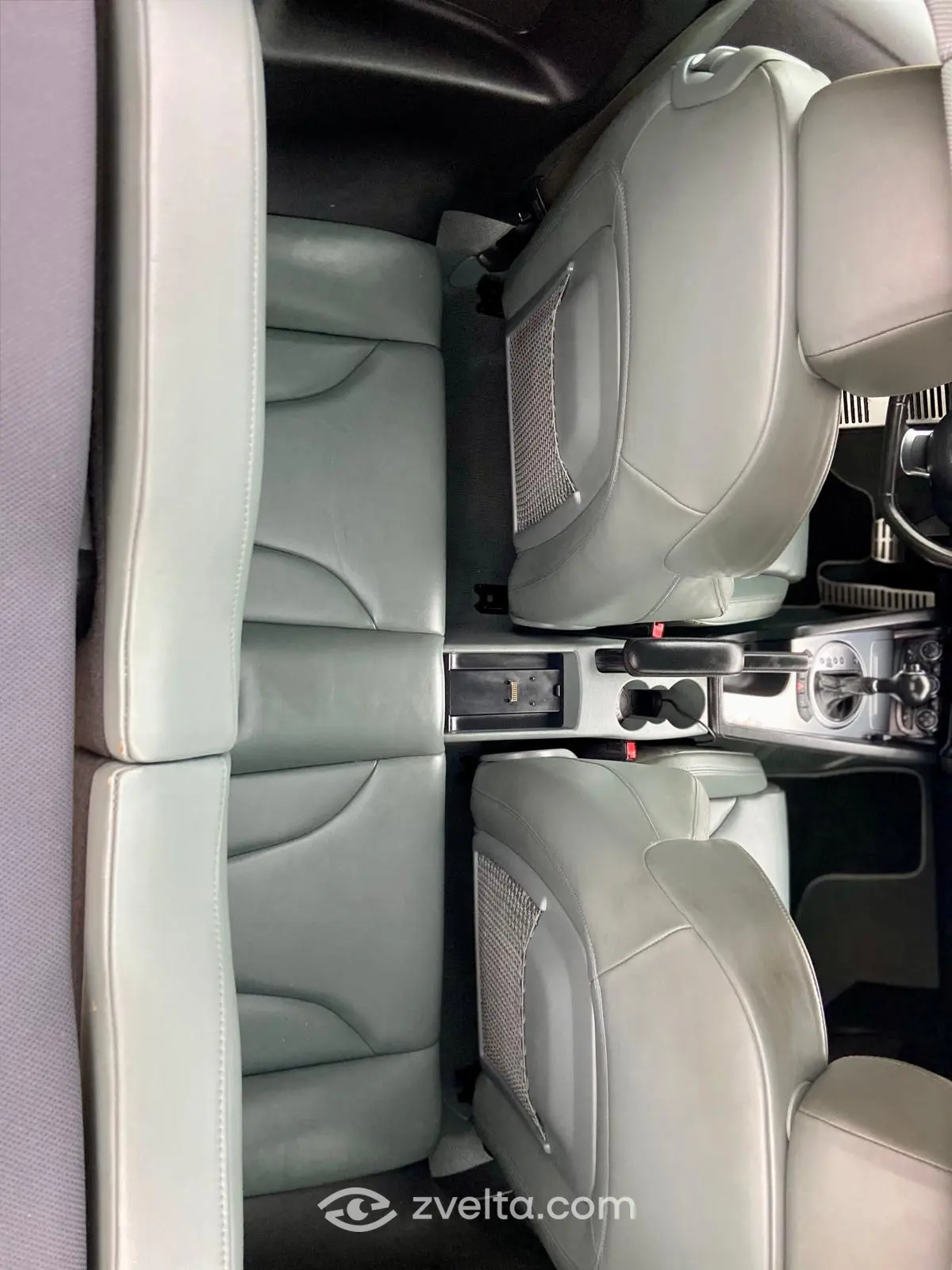 Car photo 11