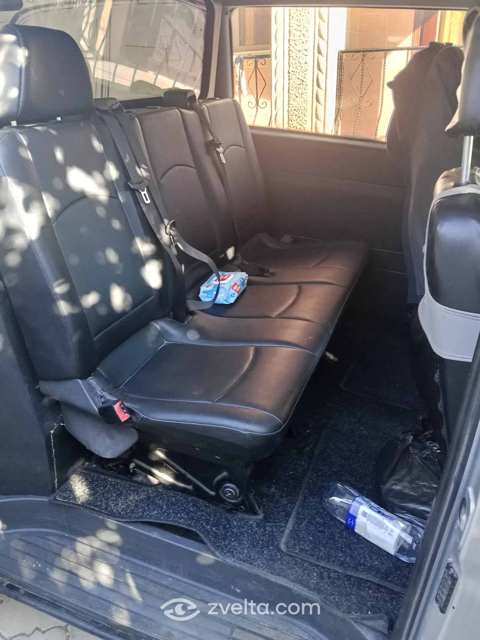 Car photo 4