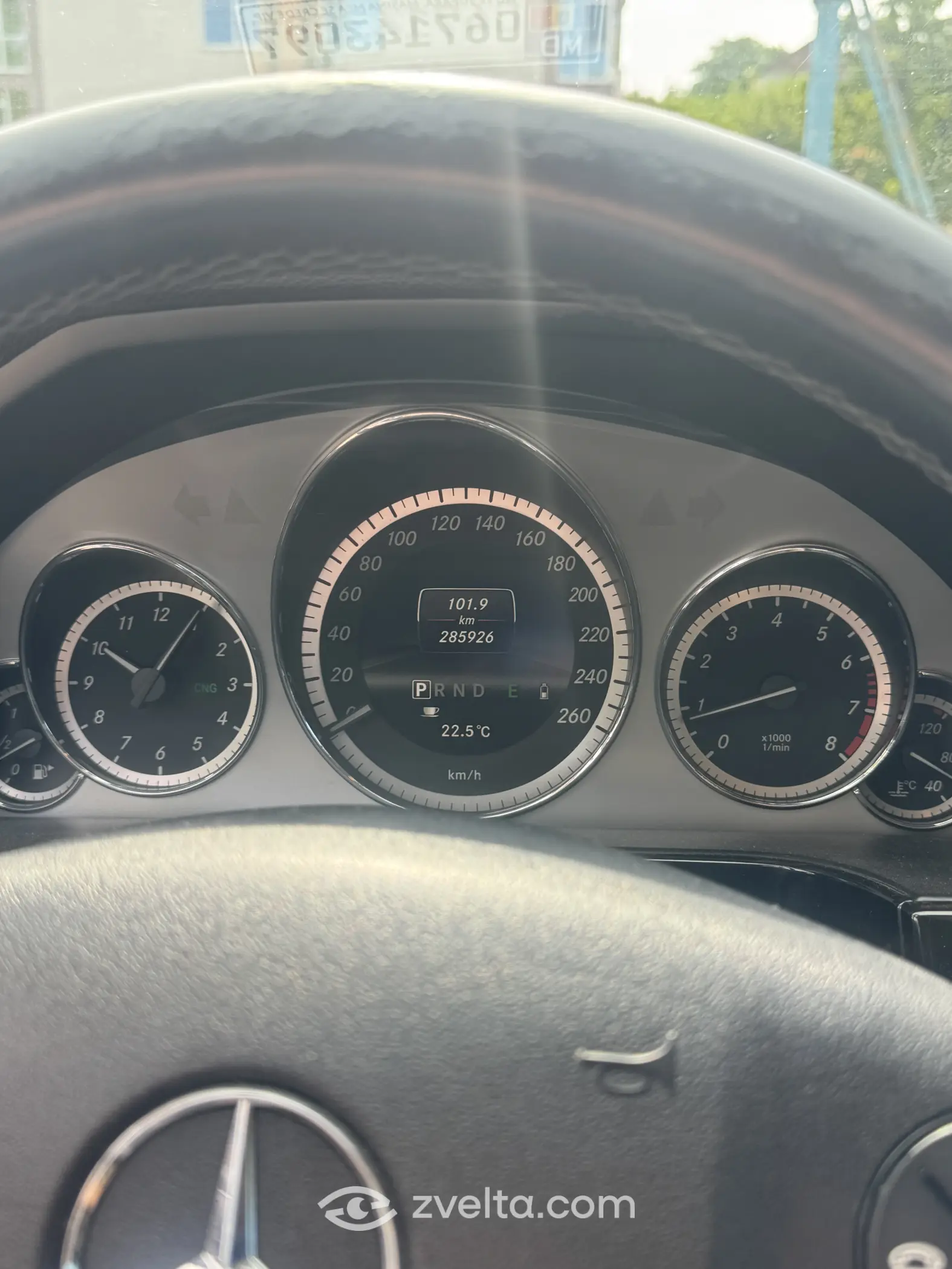 Car photo 14