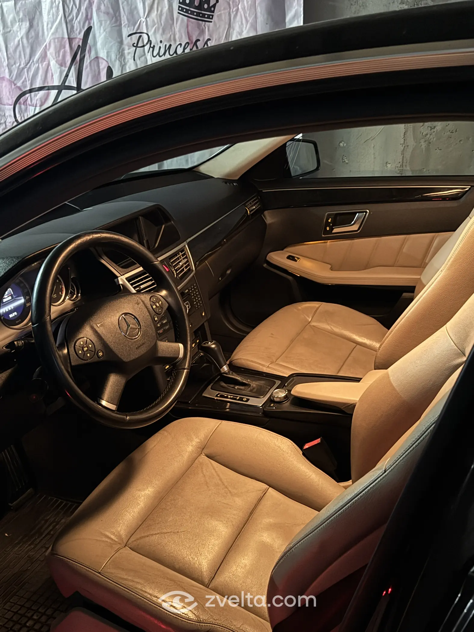Car photo 4