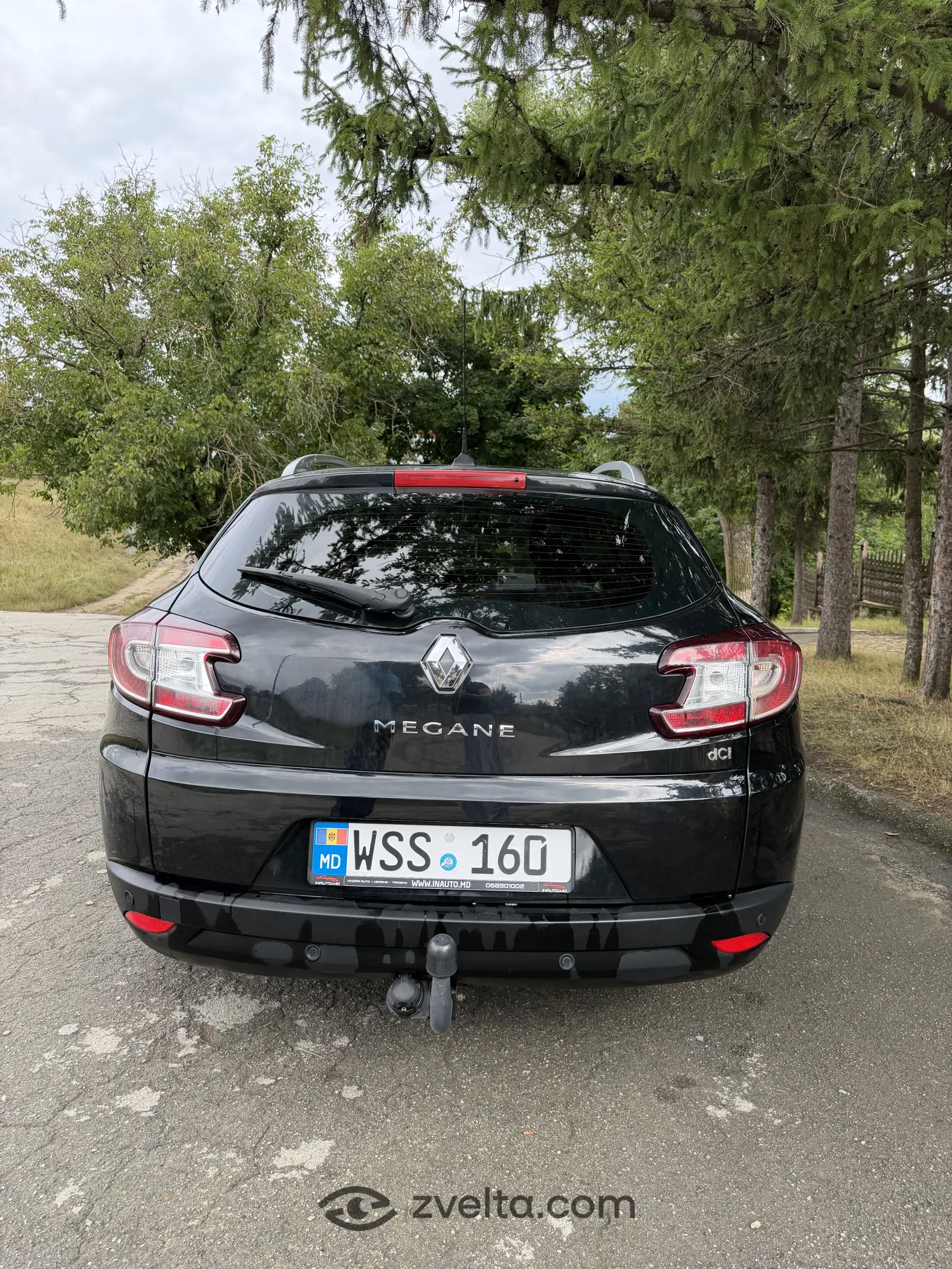 Car photo 8