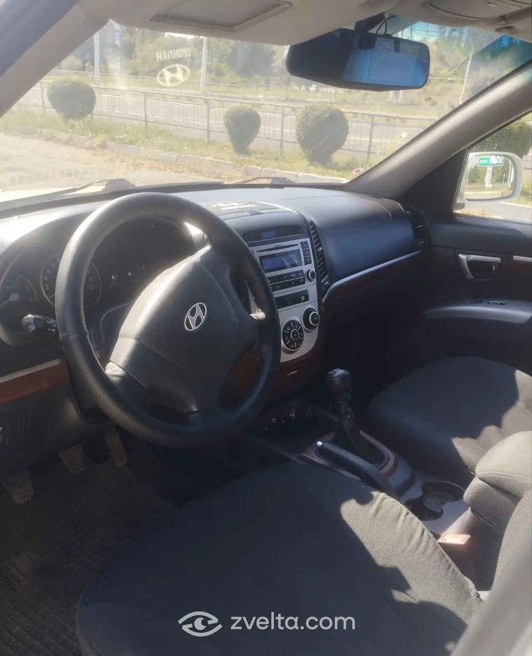 Car photo 4