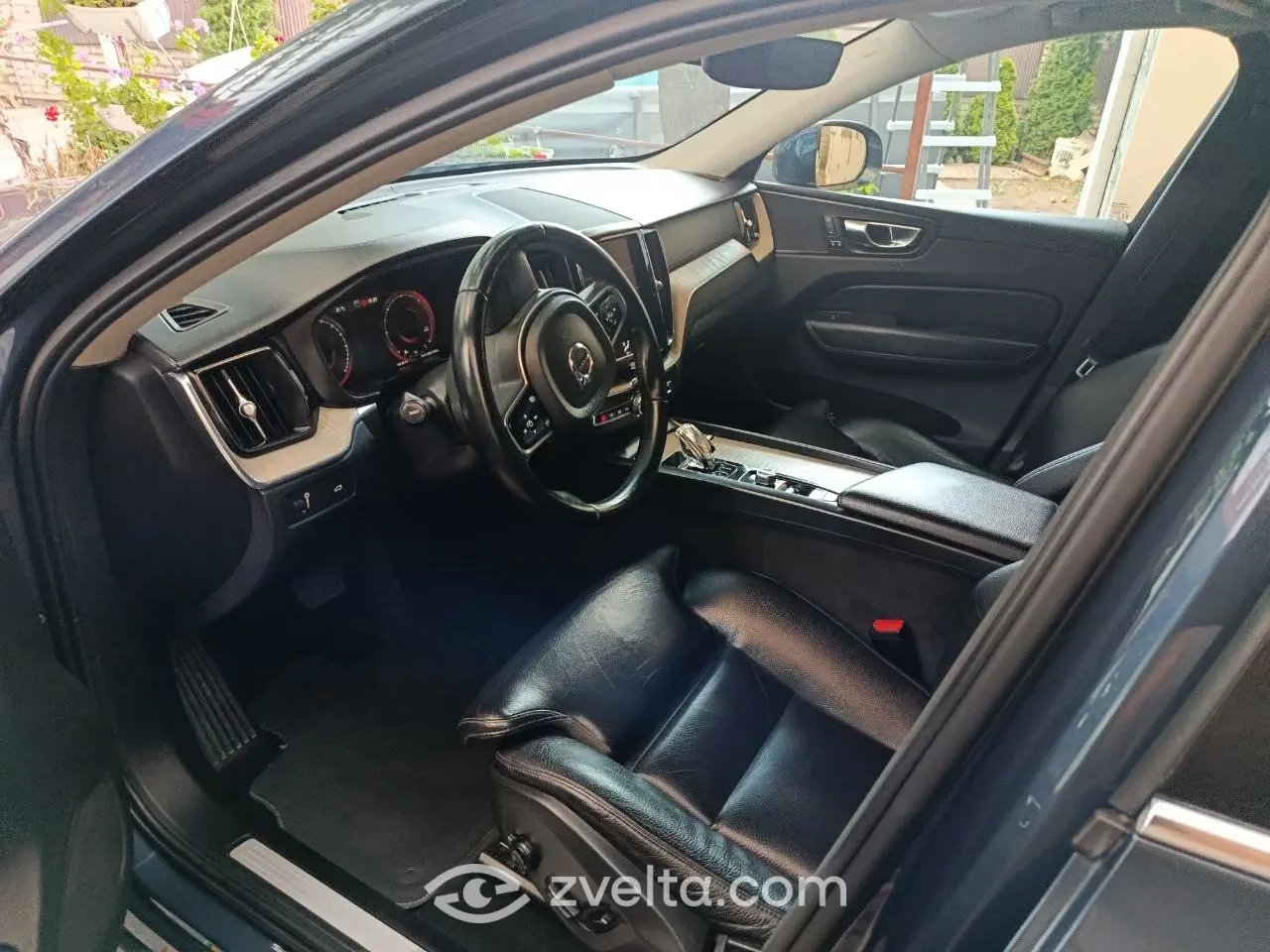 Car photo 7