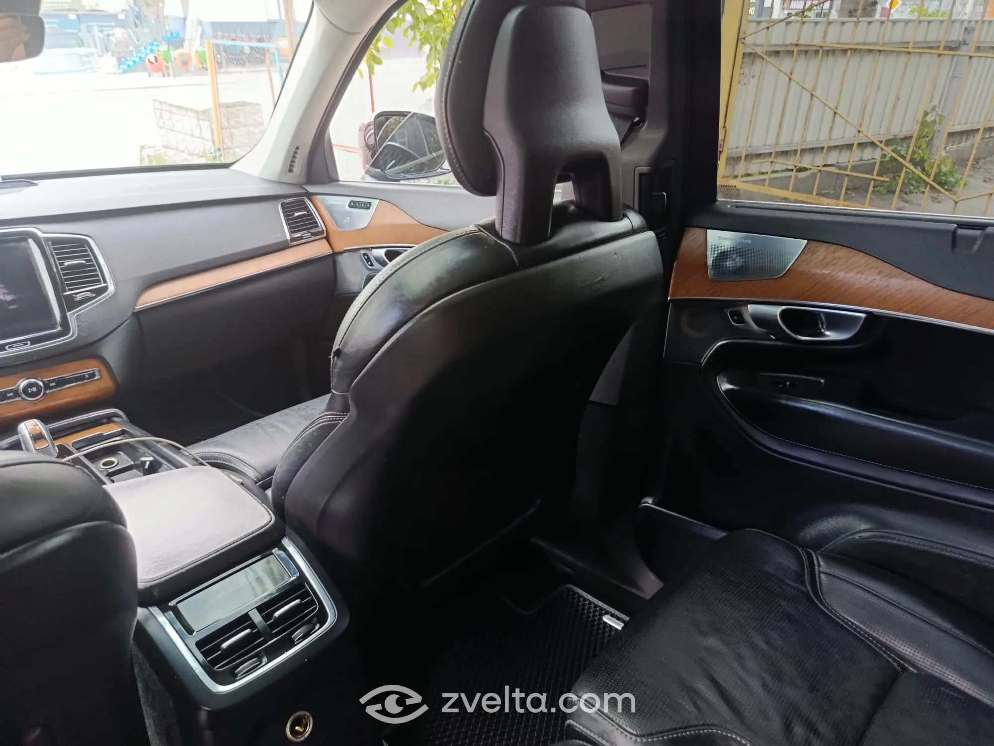 Car photo 7