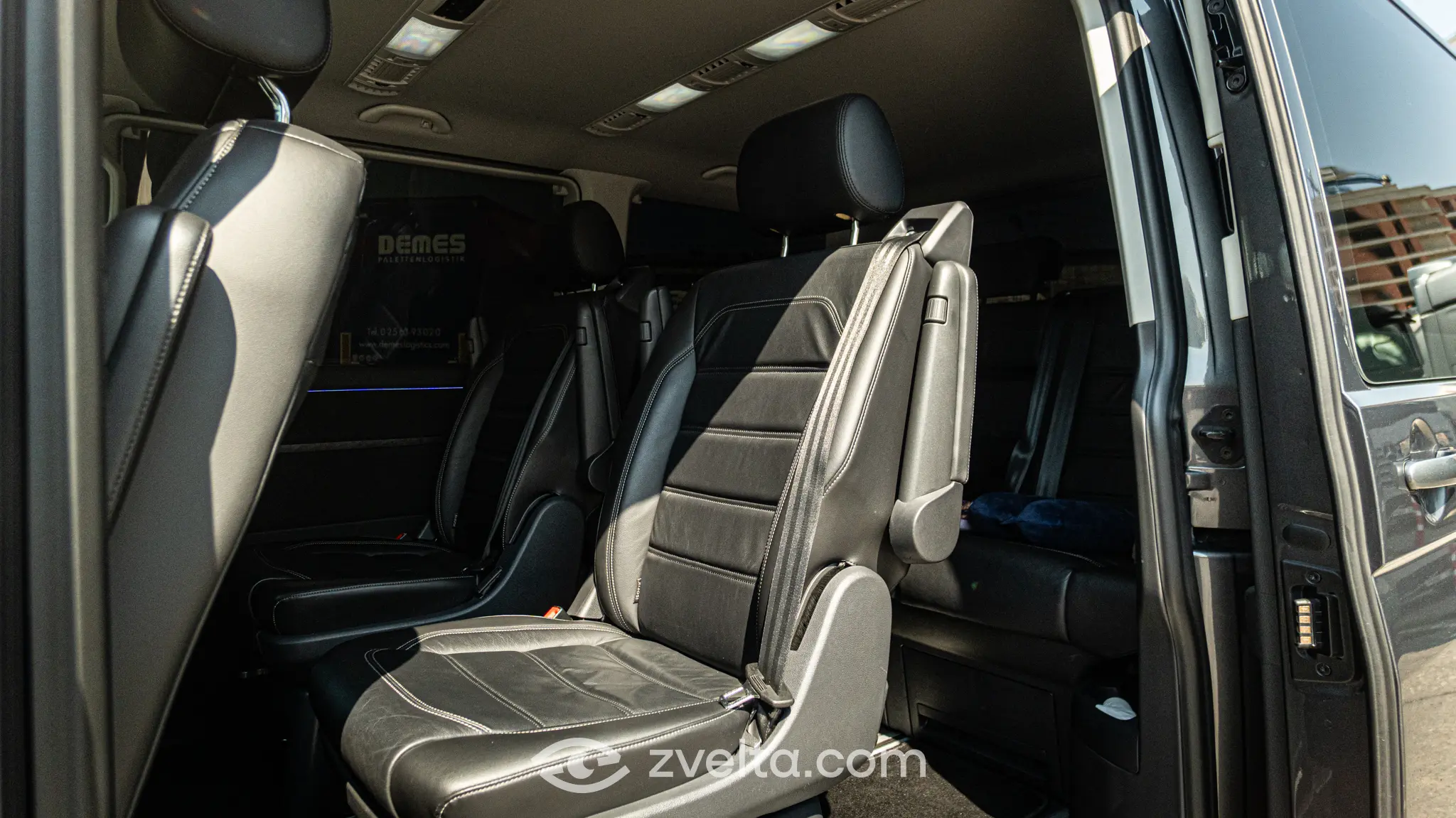 Car photo 7