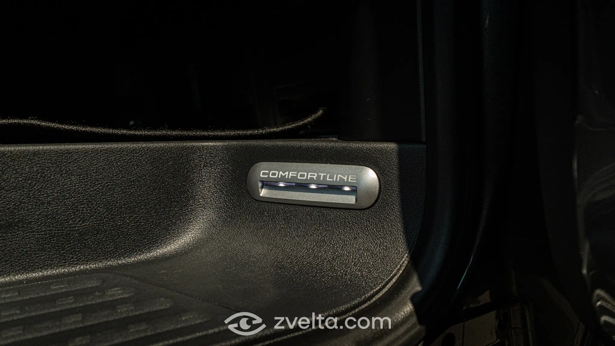 Car photo 10