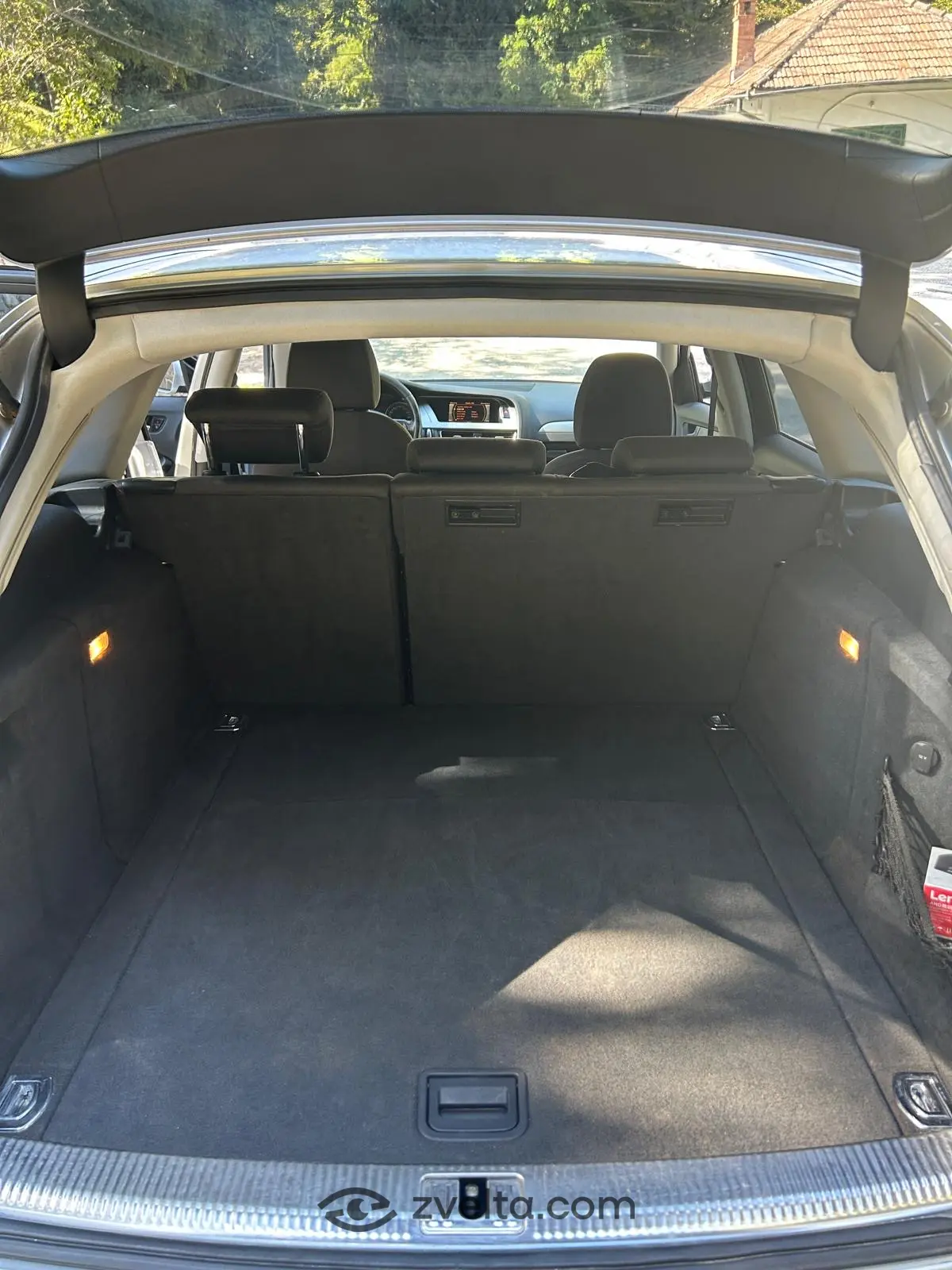 Car photo 3