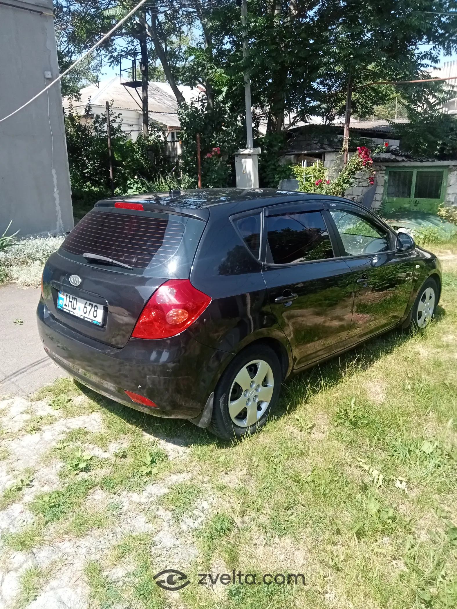 Car photo 4