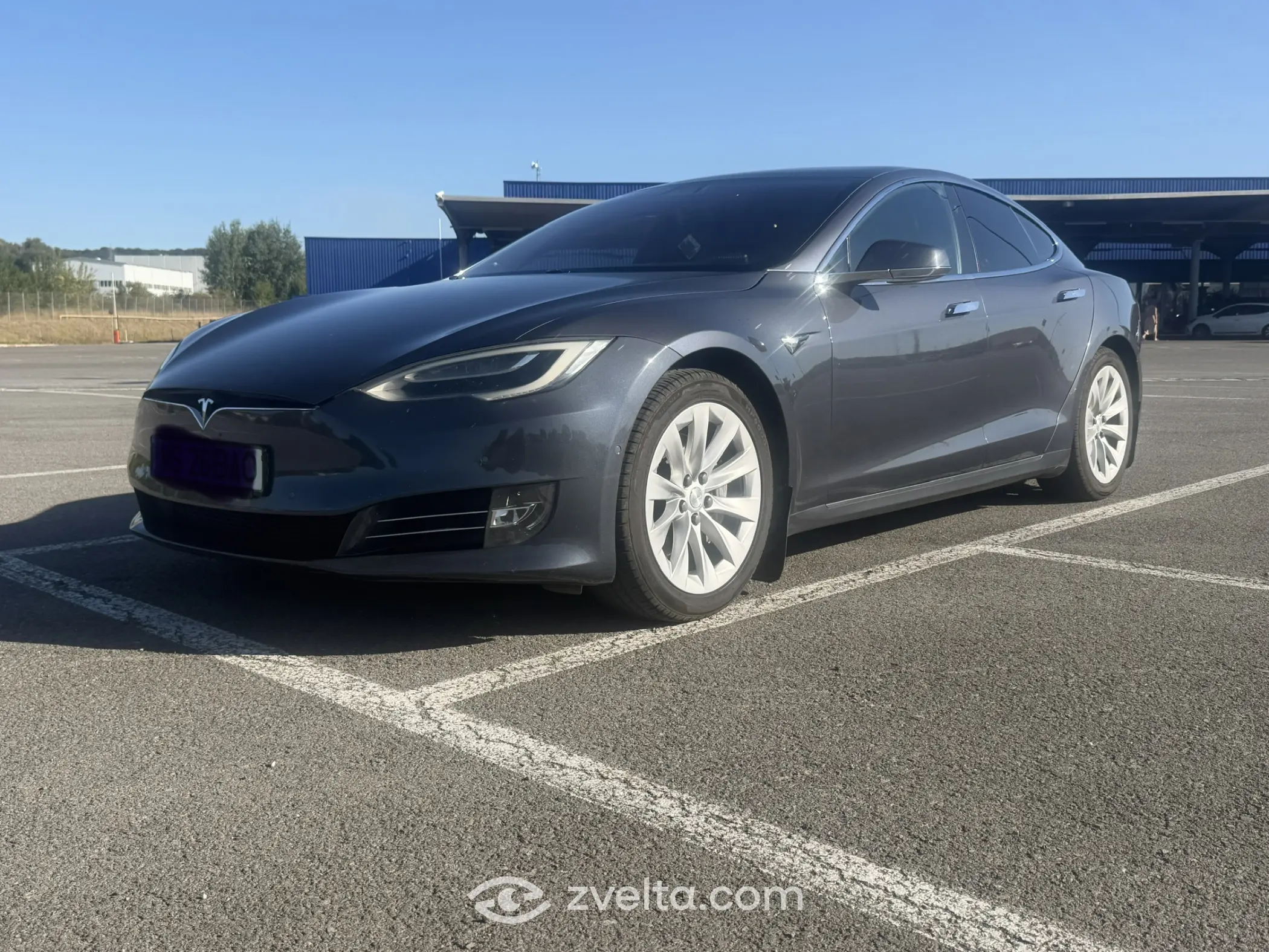 Car photo 1
