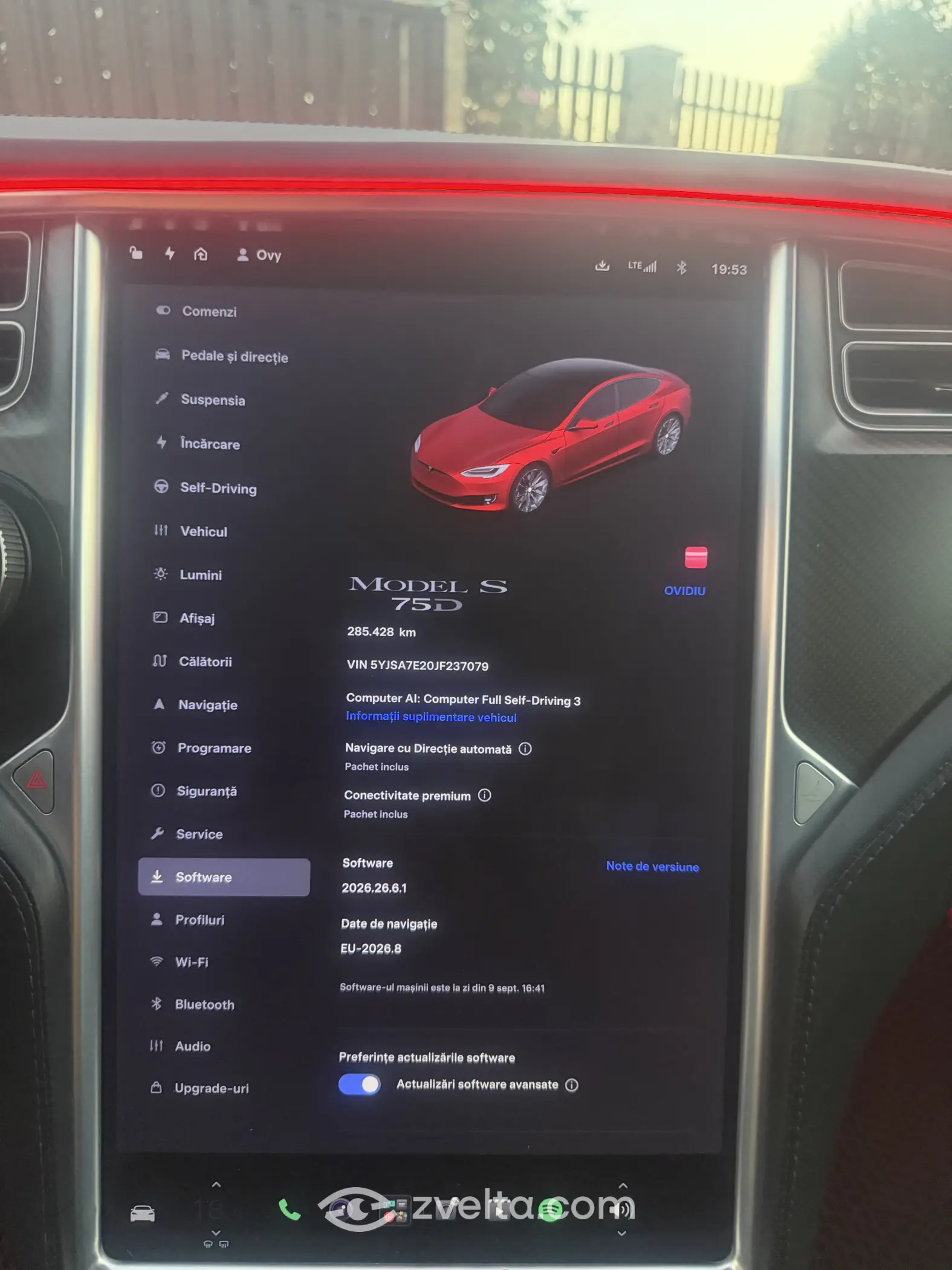 Car photo 8