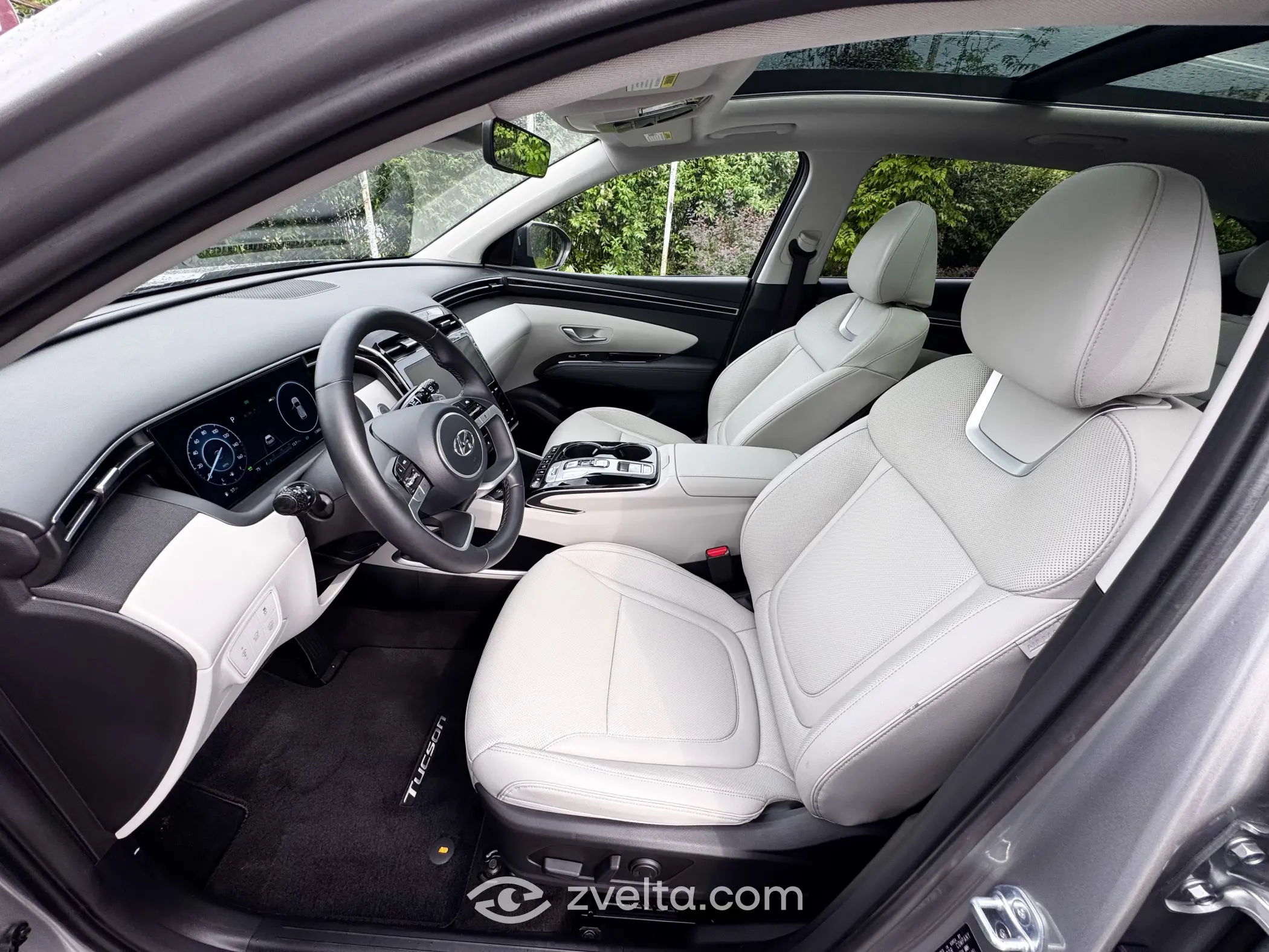 Car photo 6
