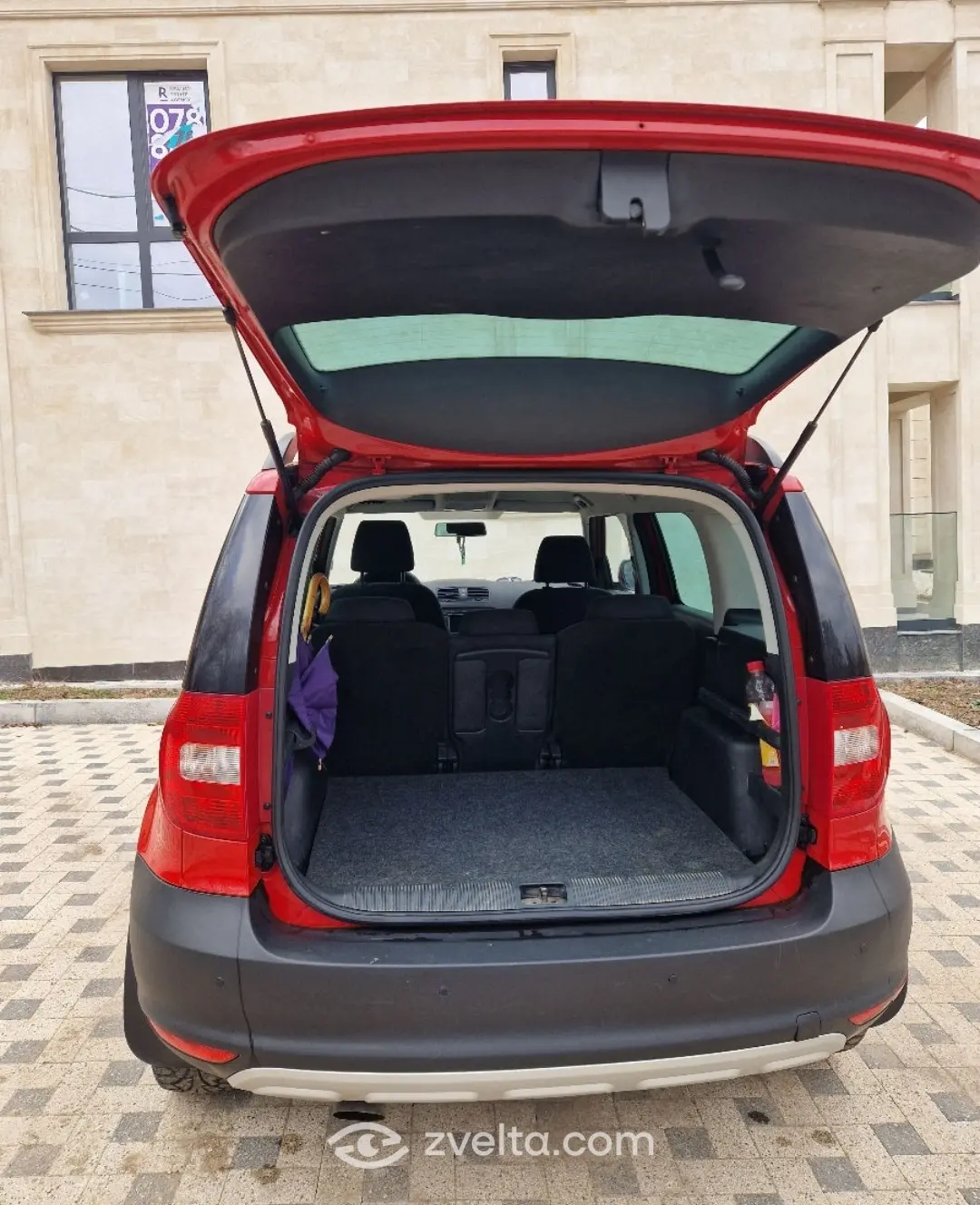 Car photo 2