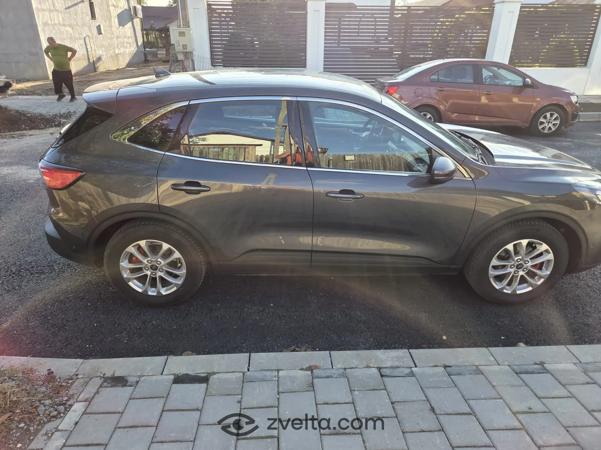 Car photo 3