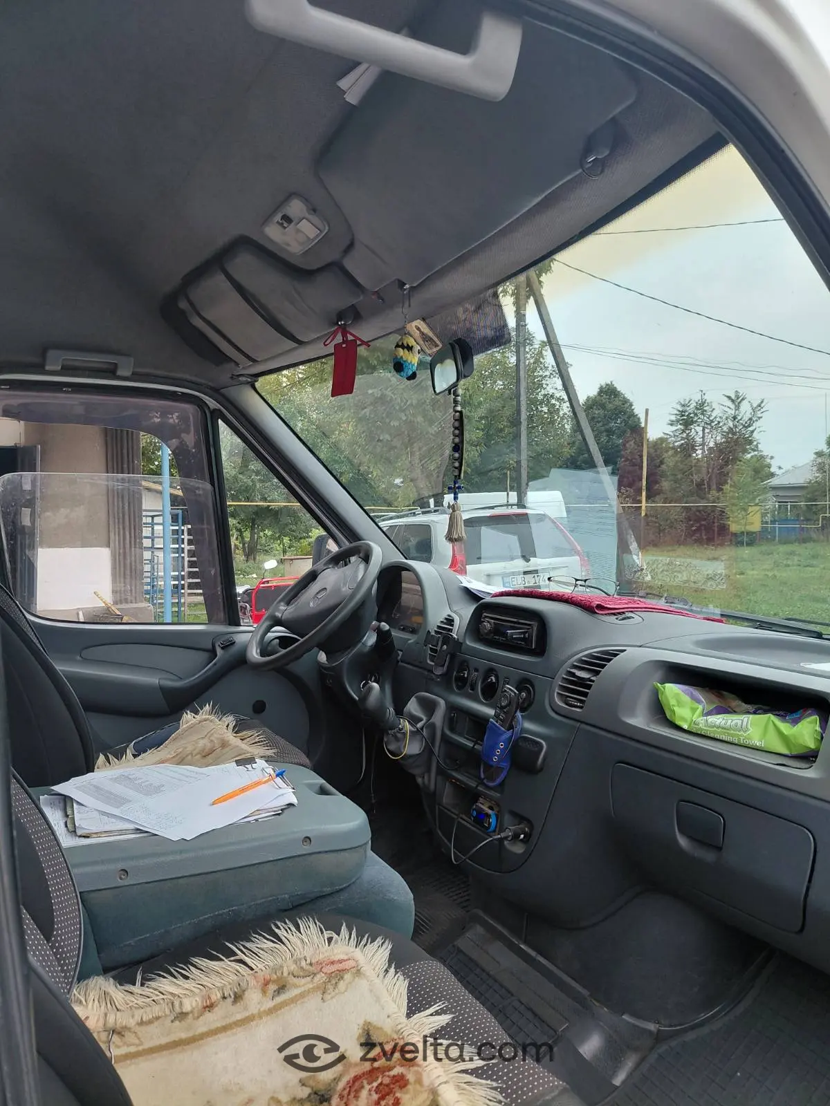 Car photo 7