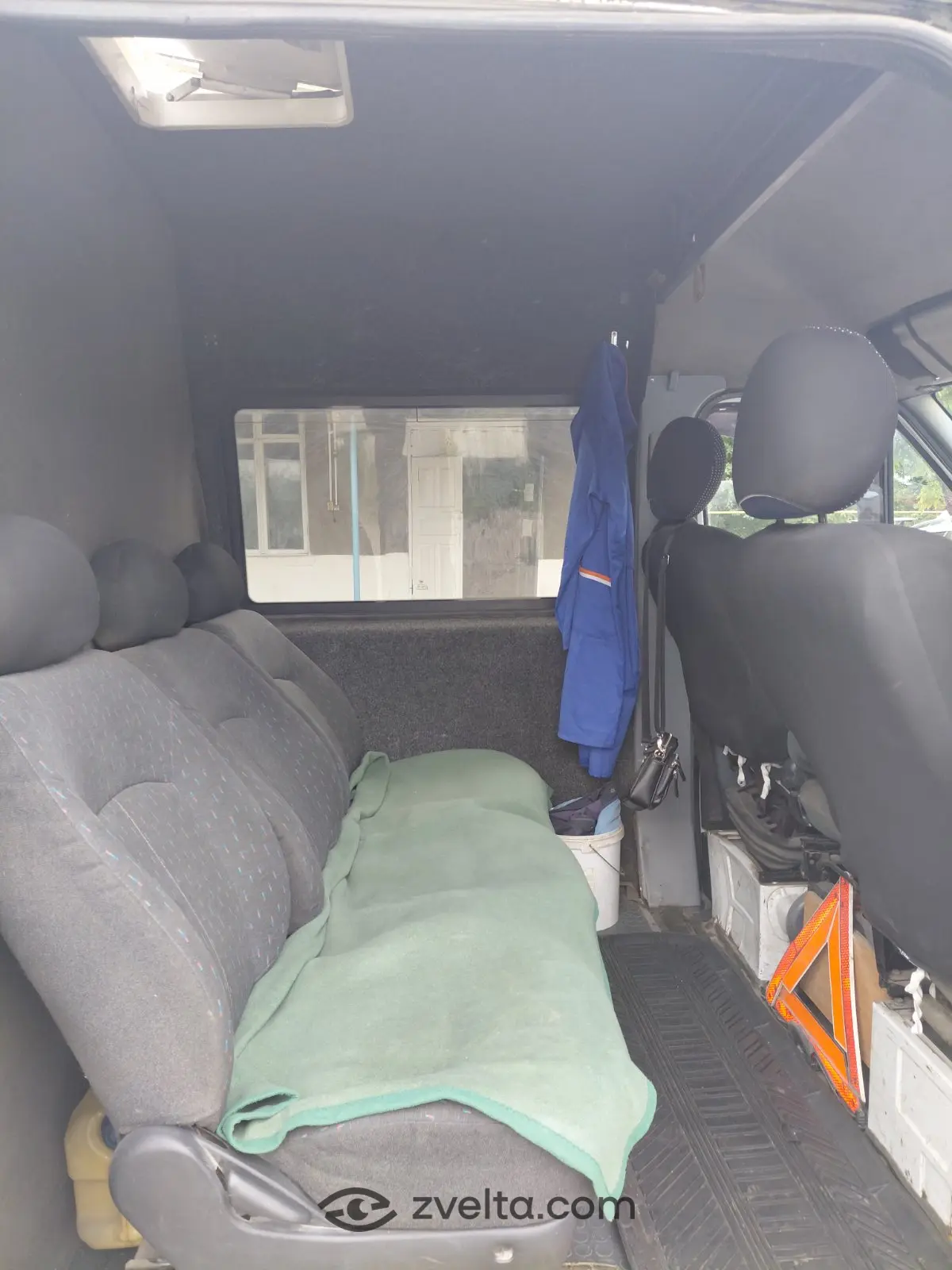 Car photo 2