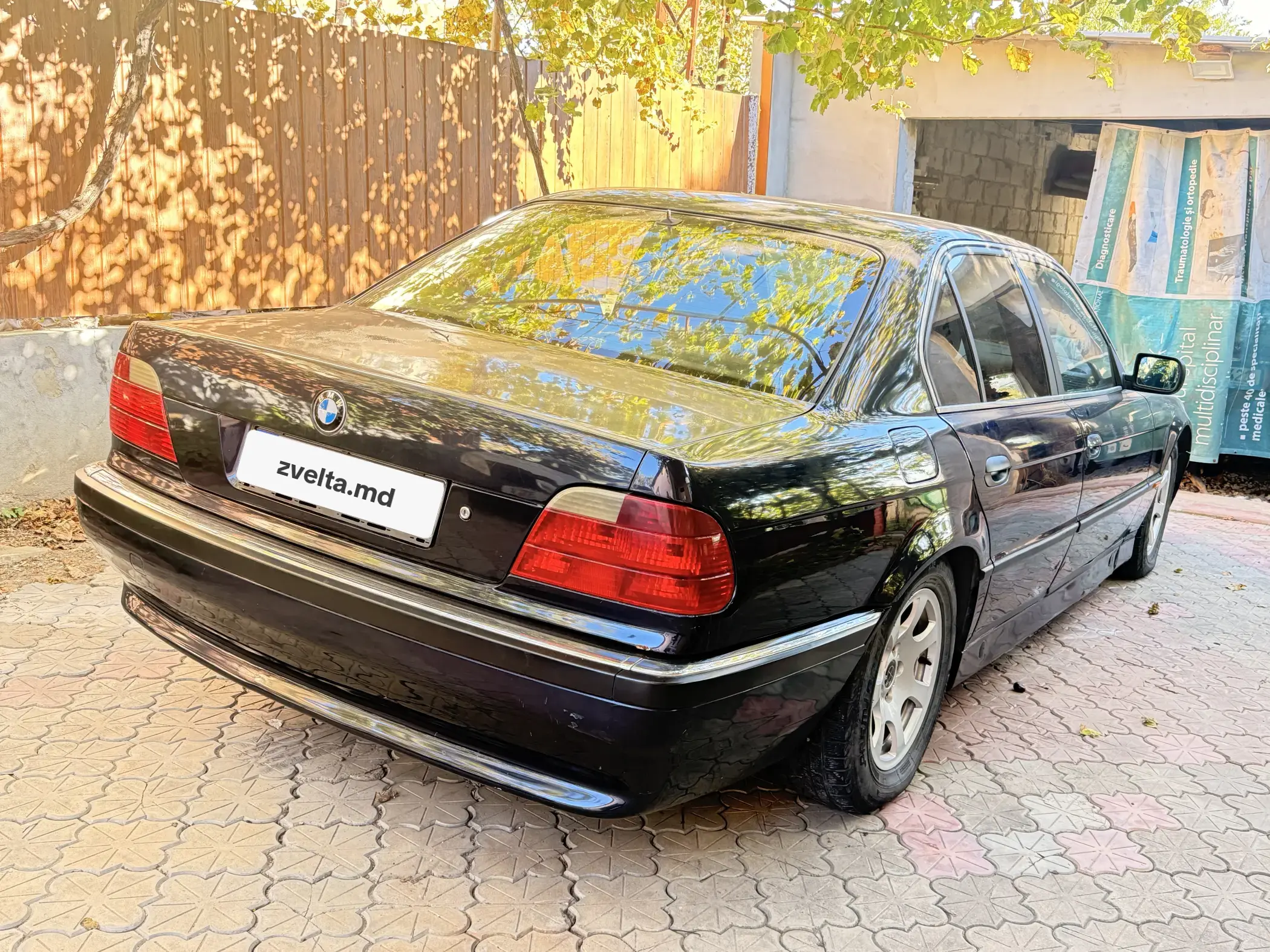 Car photo 10