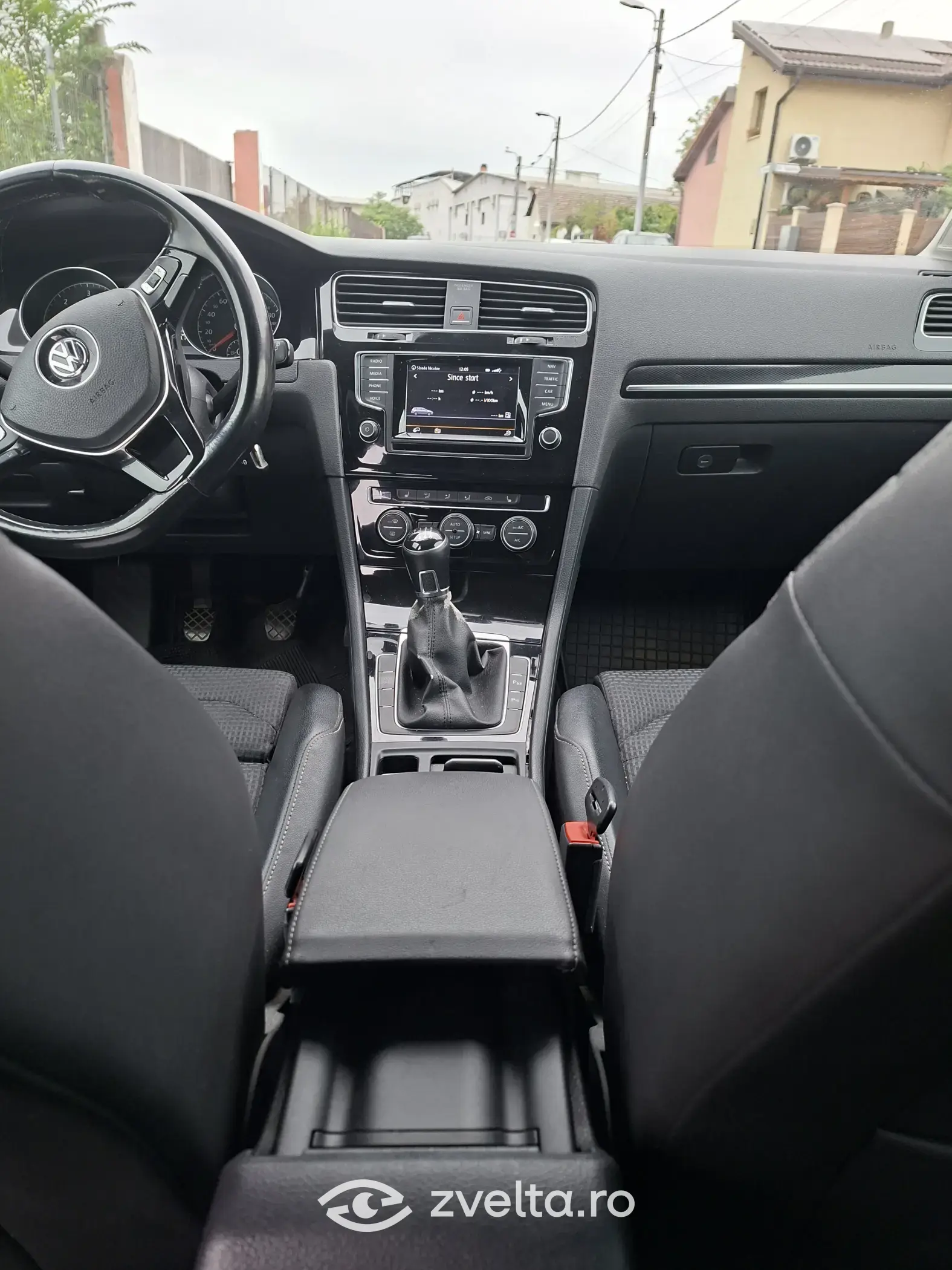Car photo 4
