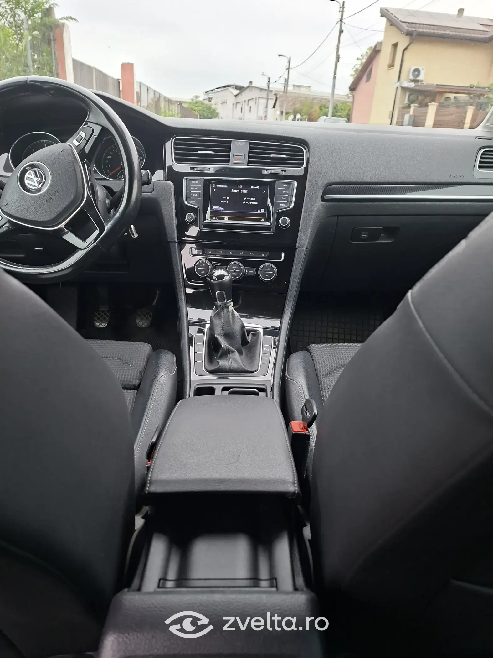 Car photo 3