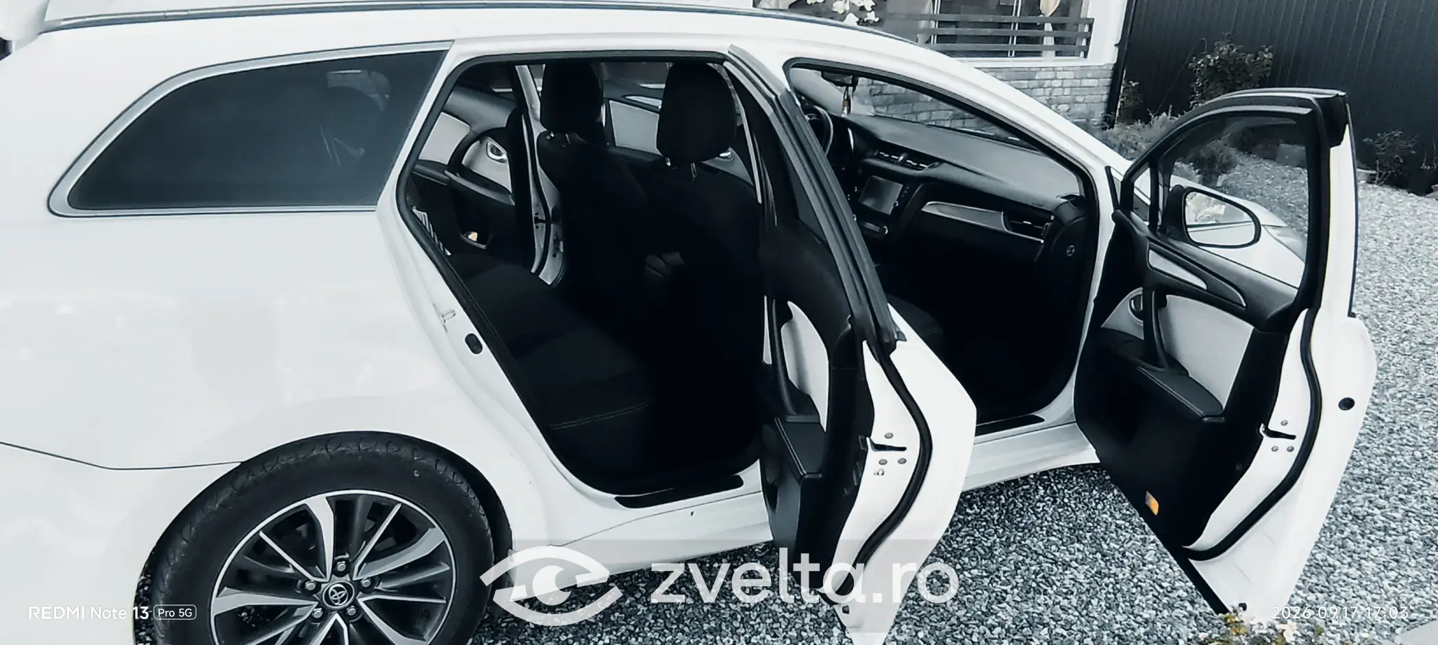 Toyota Avensis III Business Edition 23