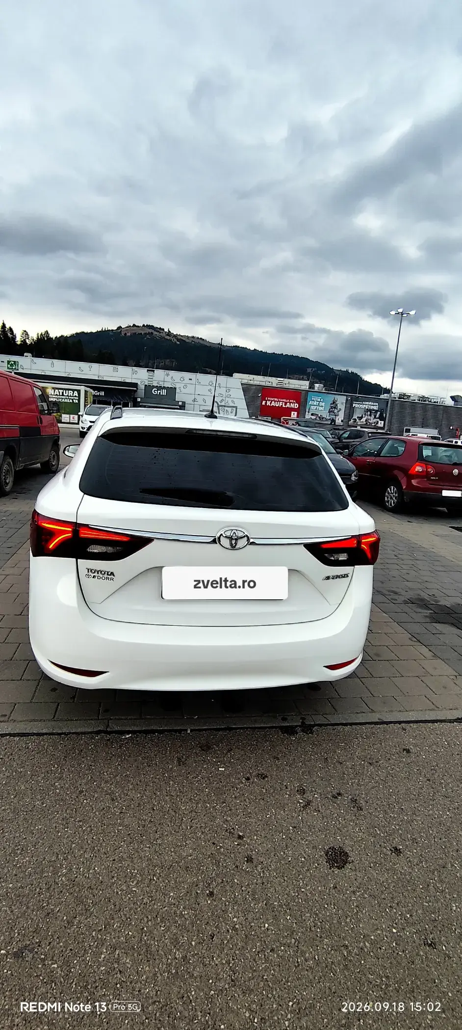 Toyota Avensis III Business Edition 13