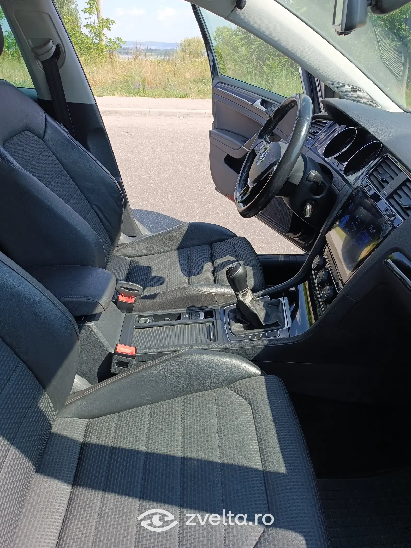 Car photo 12