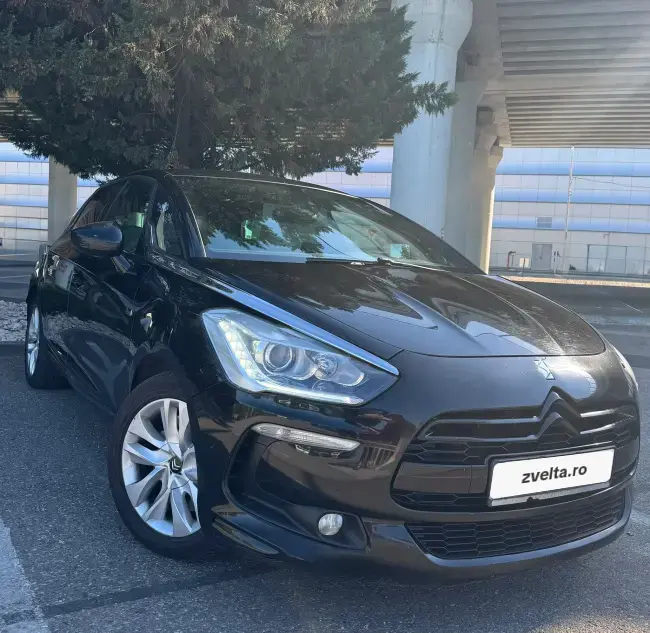 2013 Citroen DS5 1800 Cm³ Hybrid 2013 Citroen DS5 1800 Cm³ Hybrid